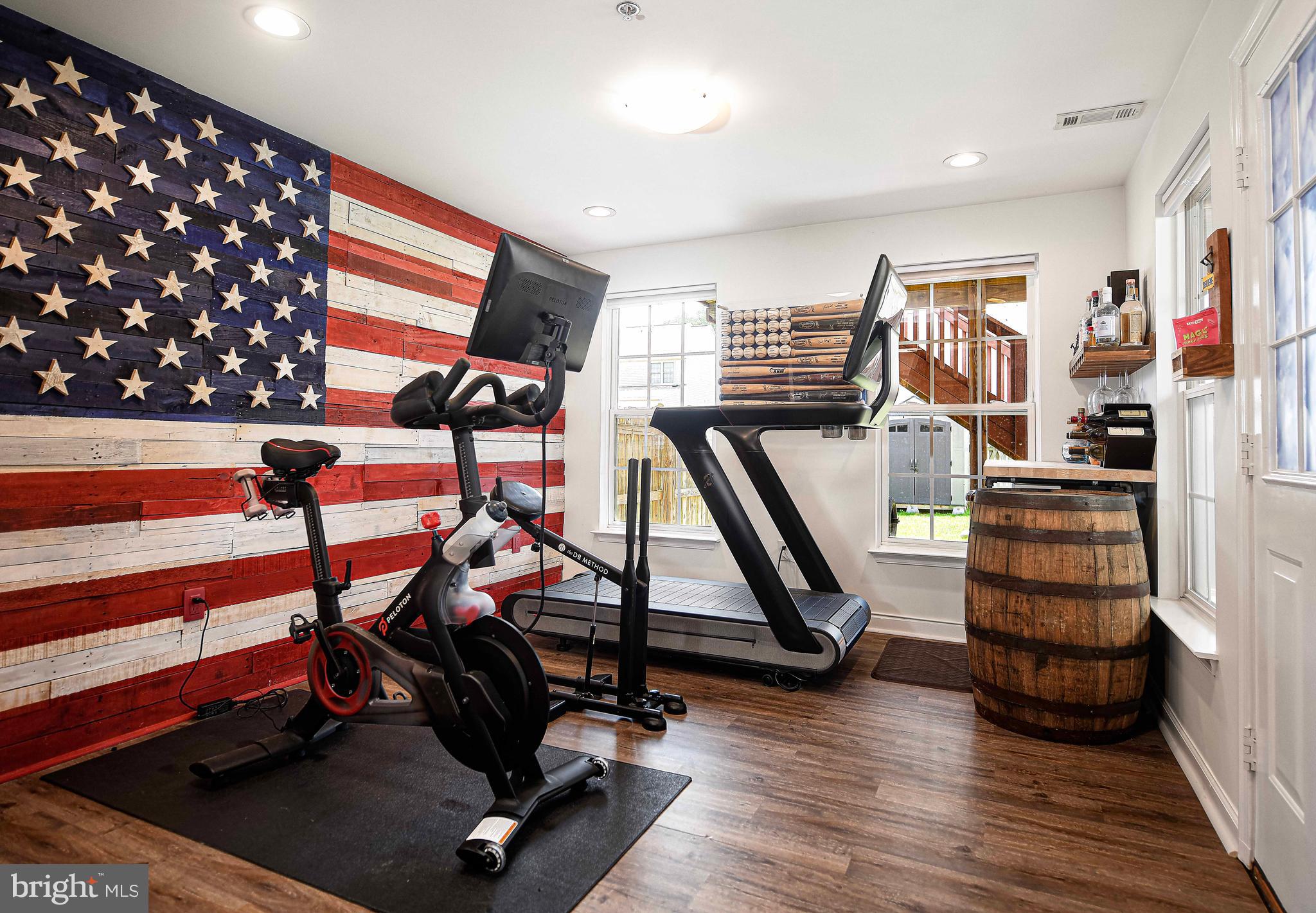 CONSTANT FRIENDSHIP - Residential