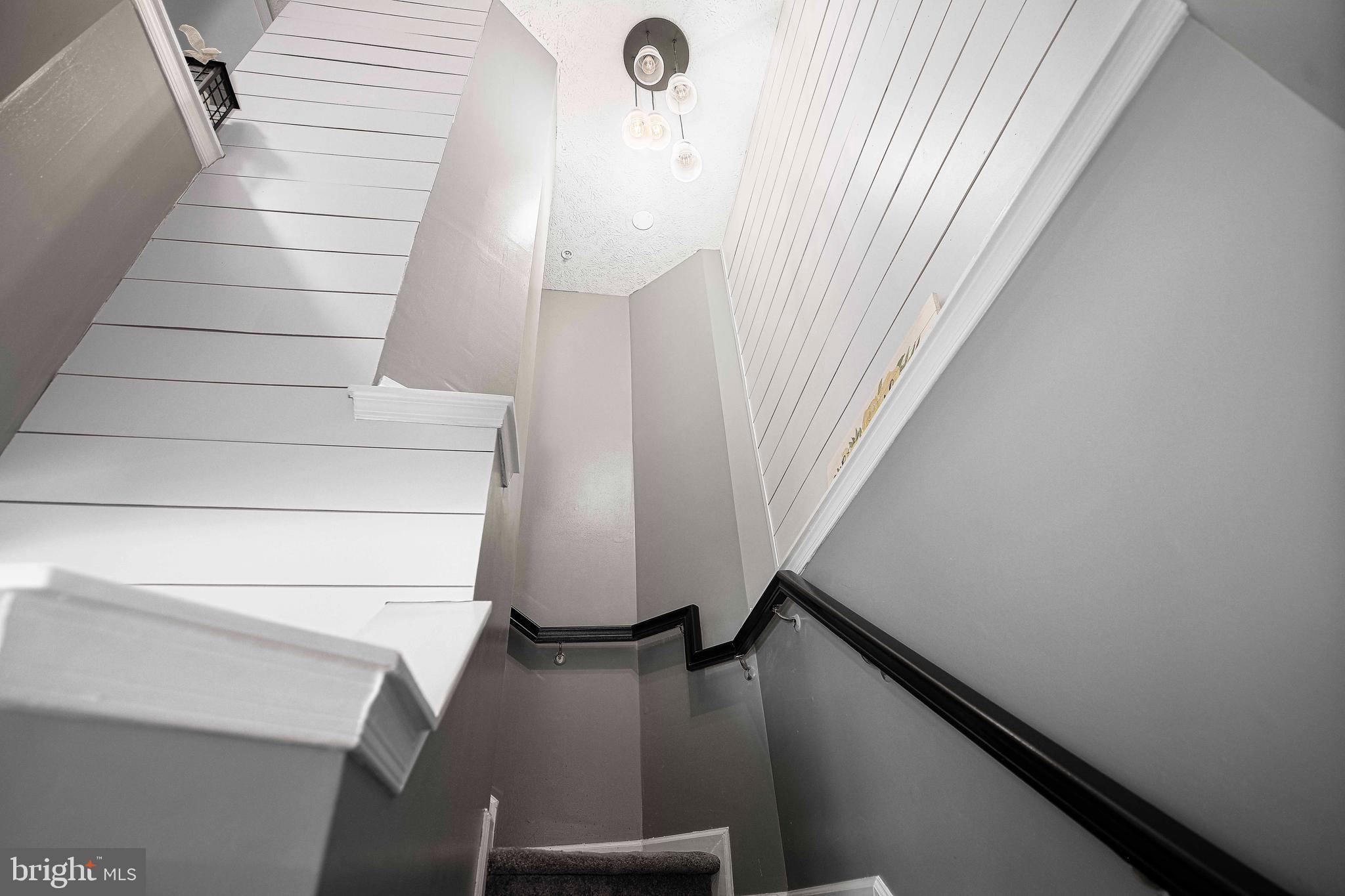 CONSTANT FRIENDSHIP - Residential