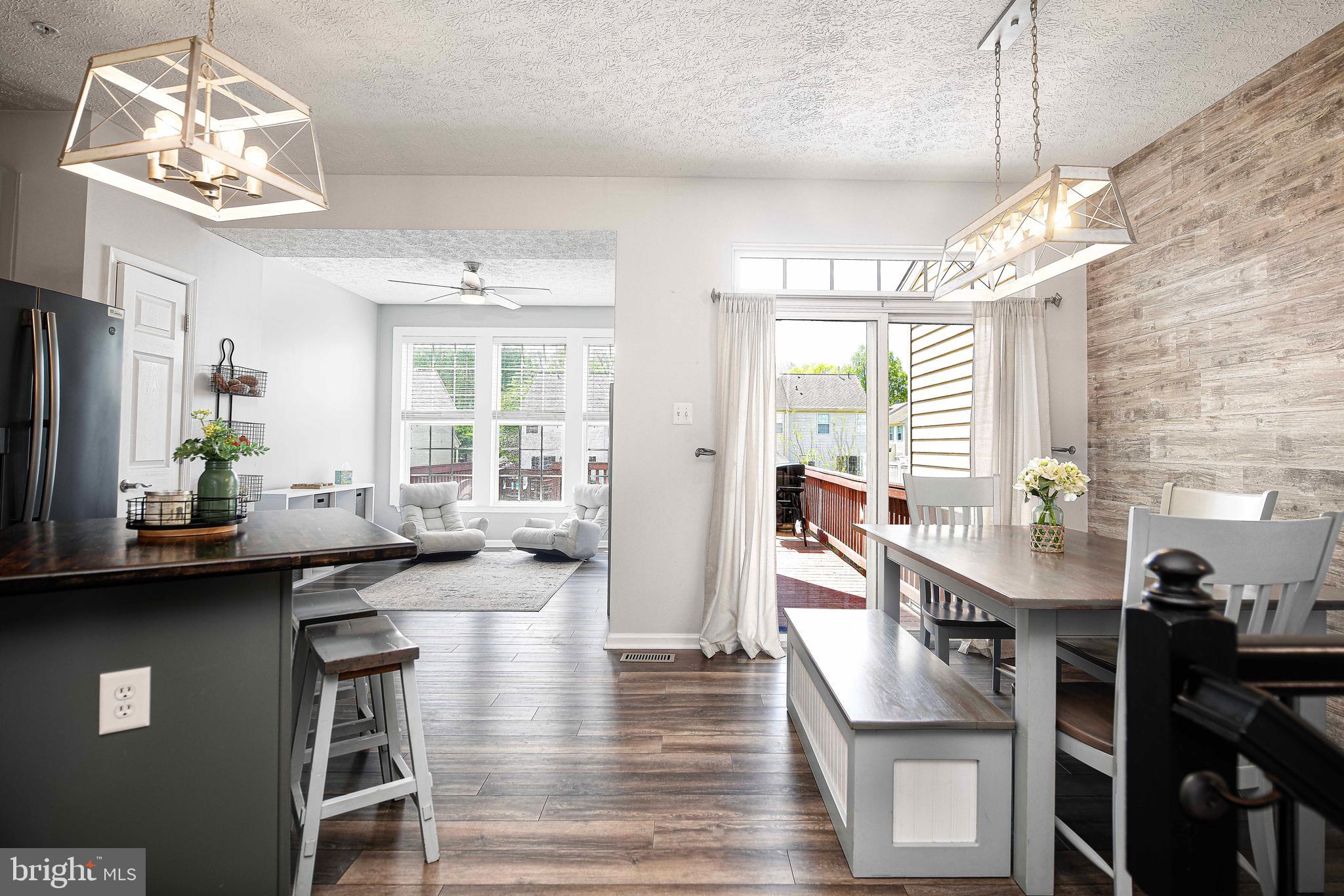 CONSTANT FRIENDSHIP - Residential