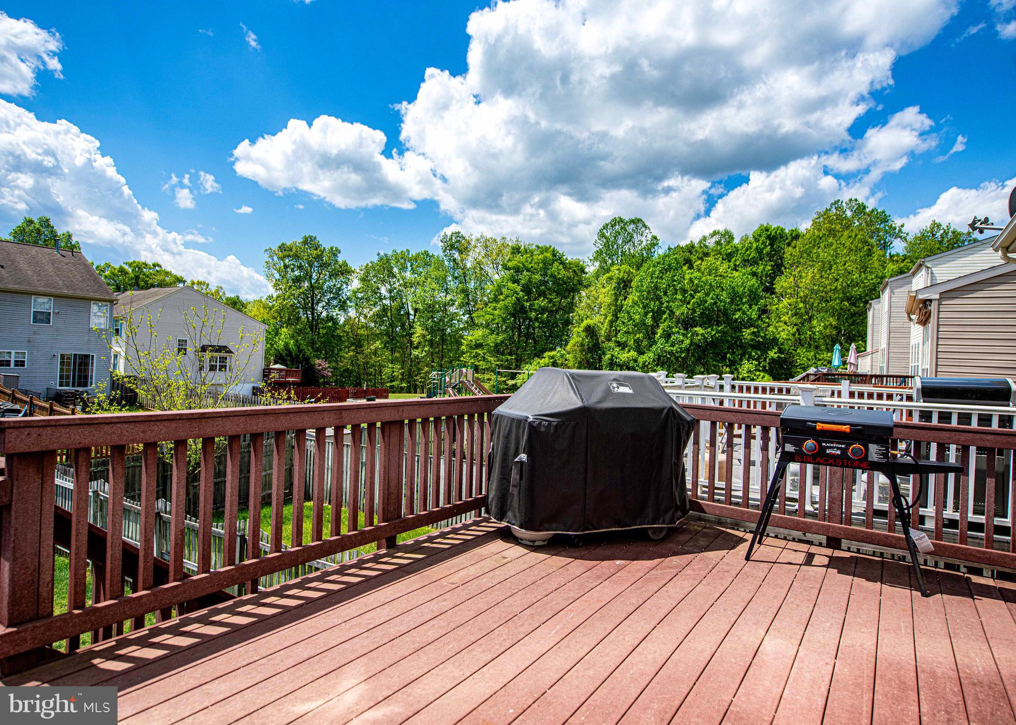 CONSTANT FRIENDSHIP - Residential