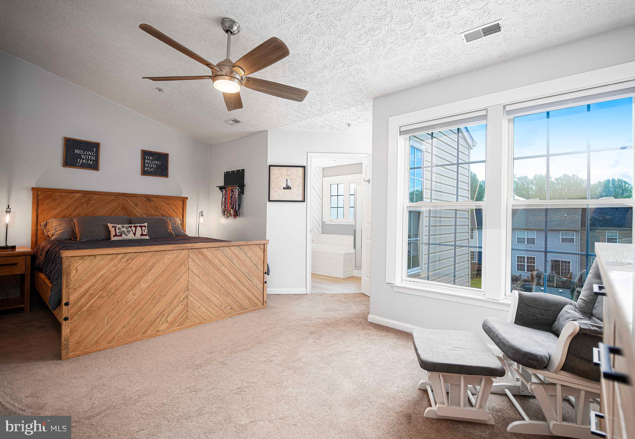 CONSTANT FRIENDSHIP - Residential