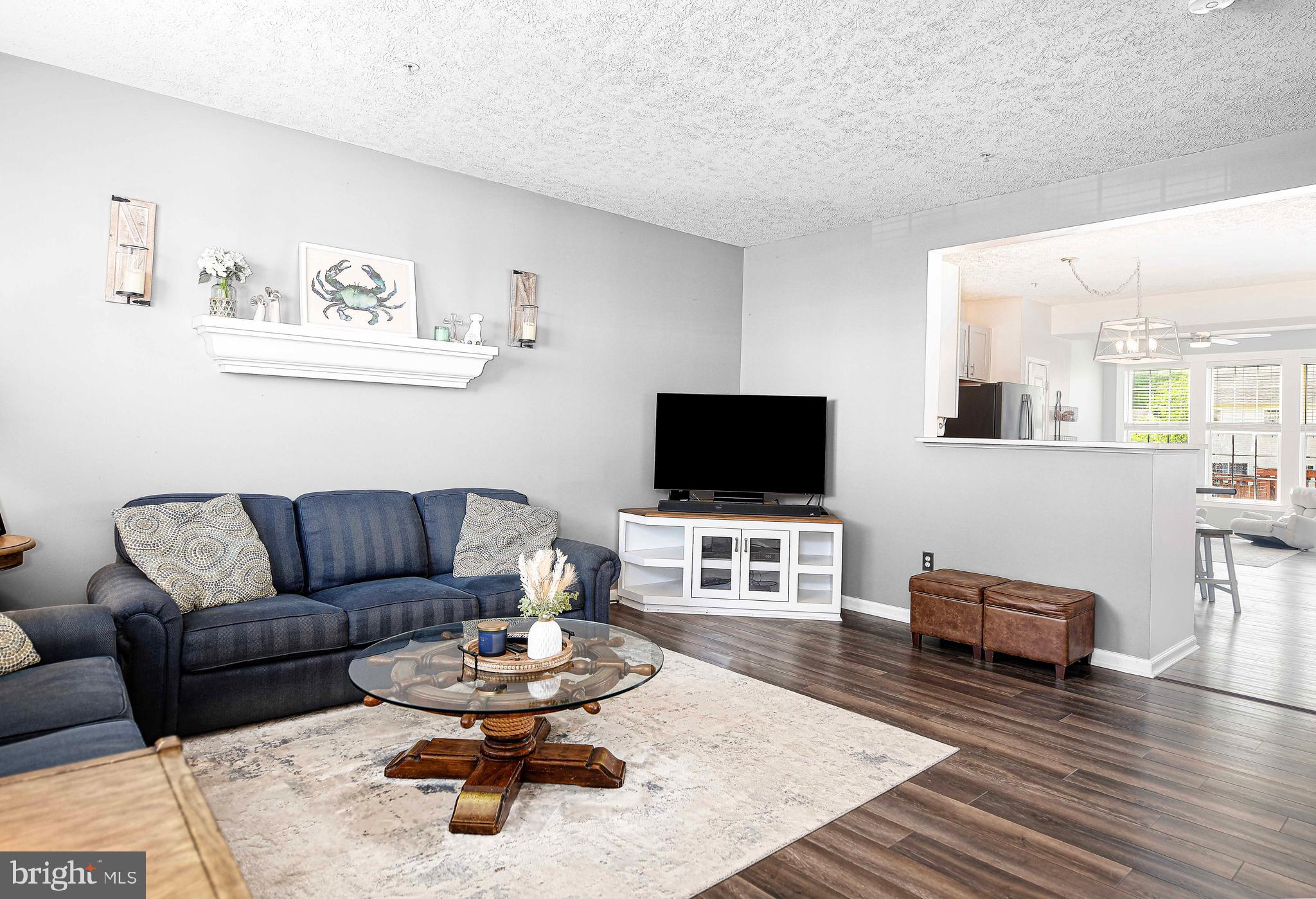 CONSTANT FRIENDSHIP - Residential