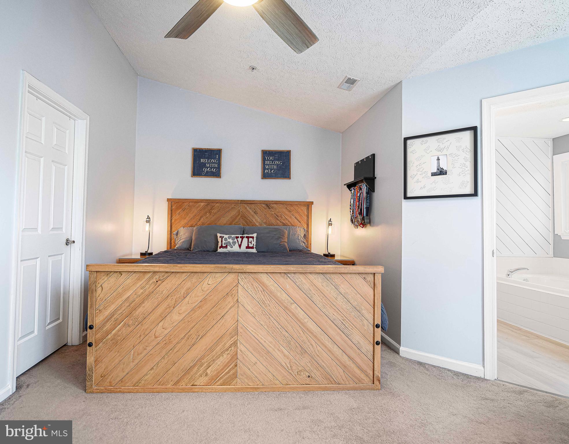 CONSTANT FRIENDSHIP - Residential