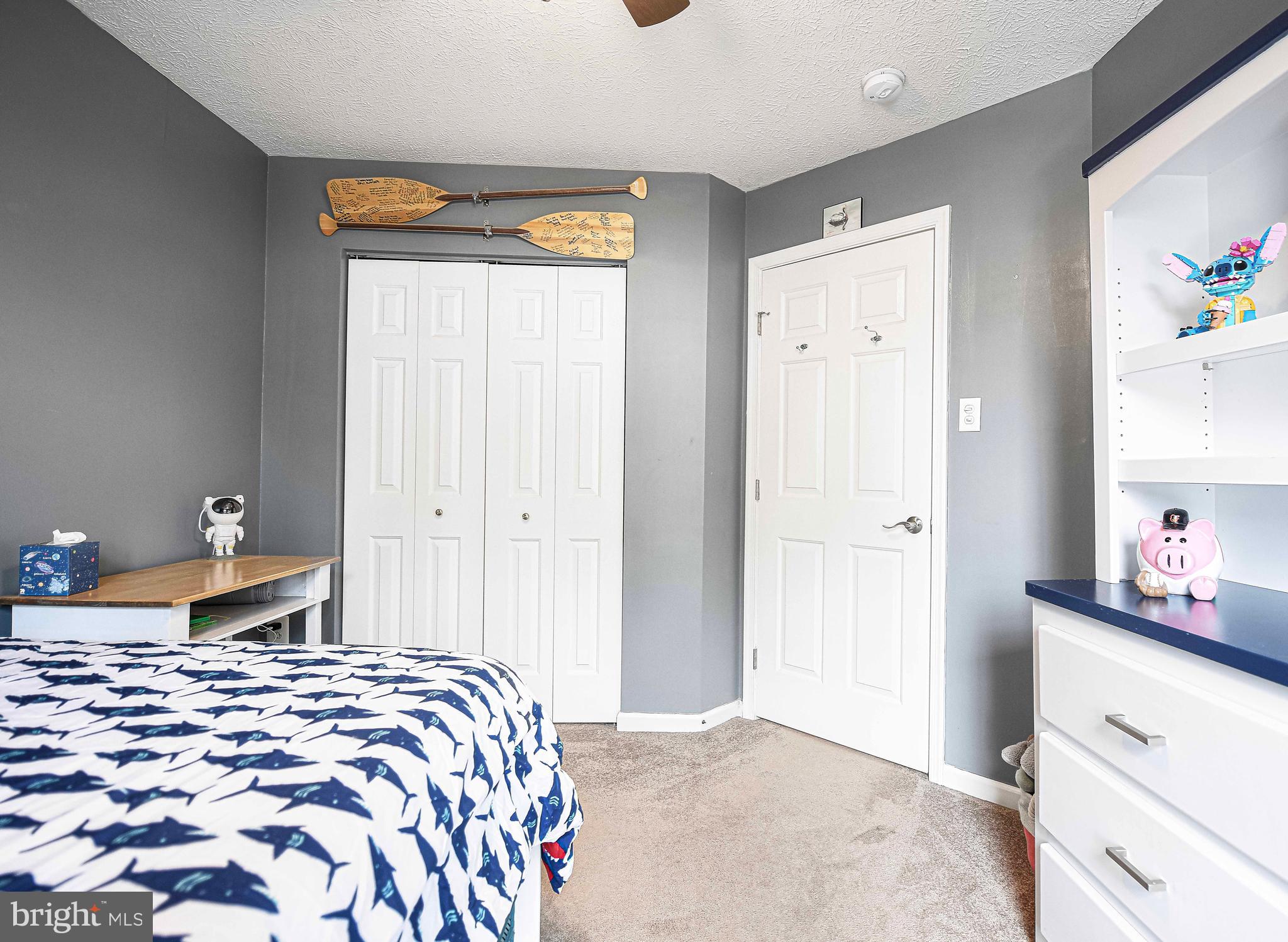 CONSTANT FRIENDSHIP - Residential