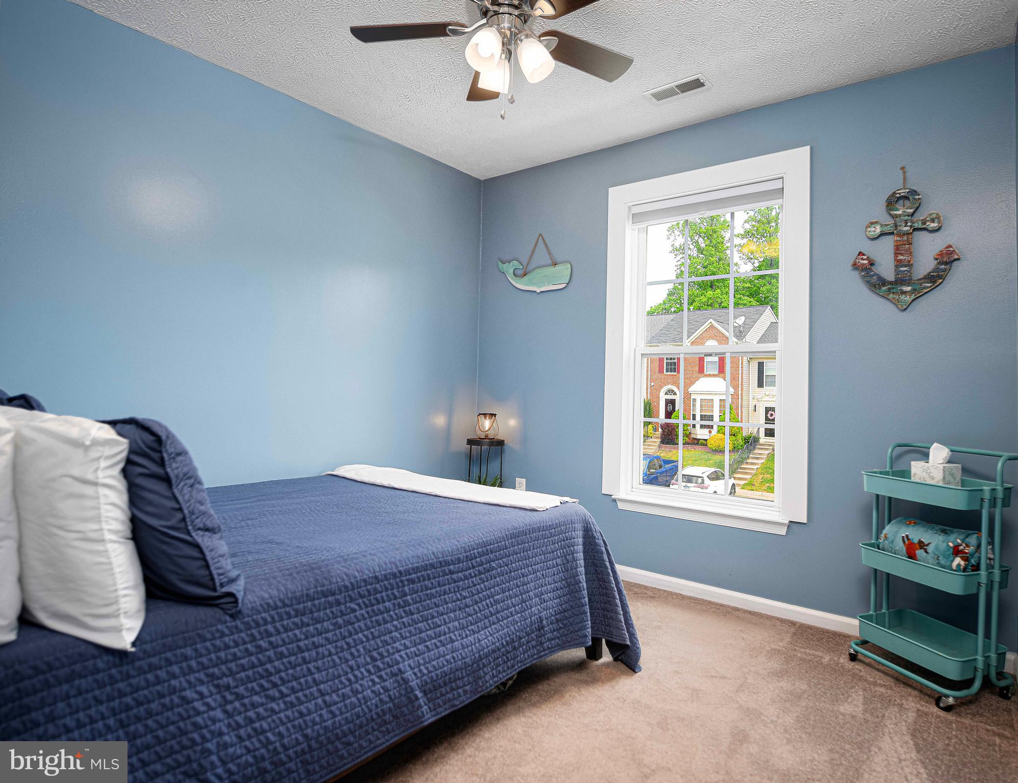 CONSTANT FRIENDSHIP - Residential