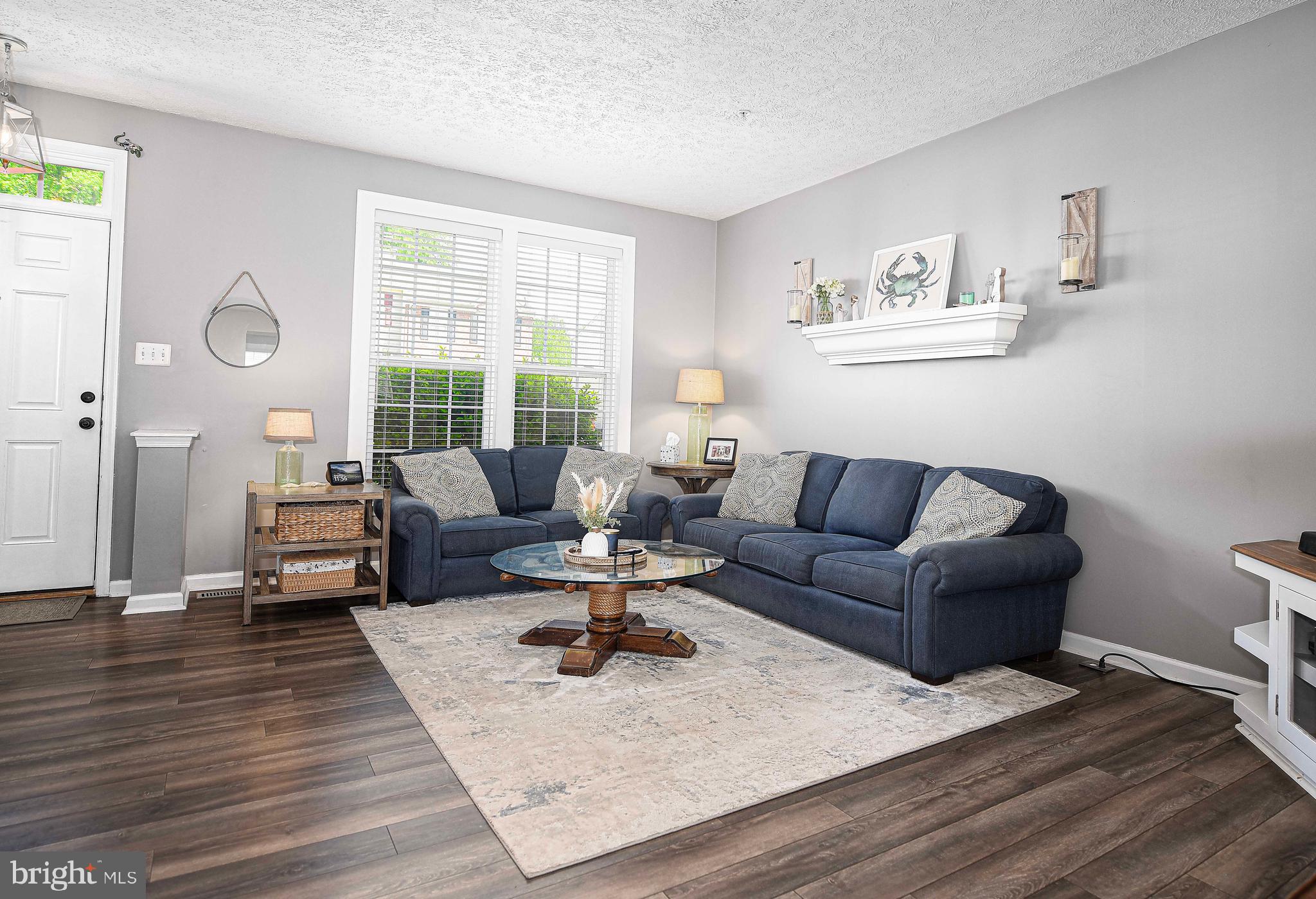 CONSTANT FRIENDSHIP - Residential