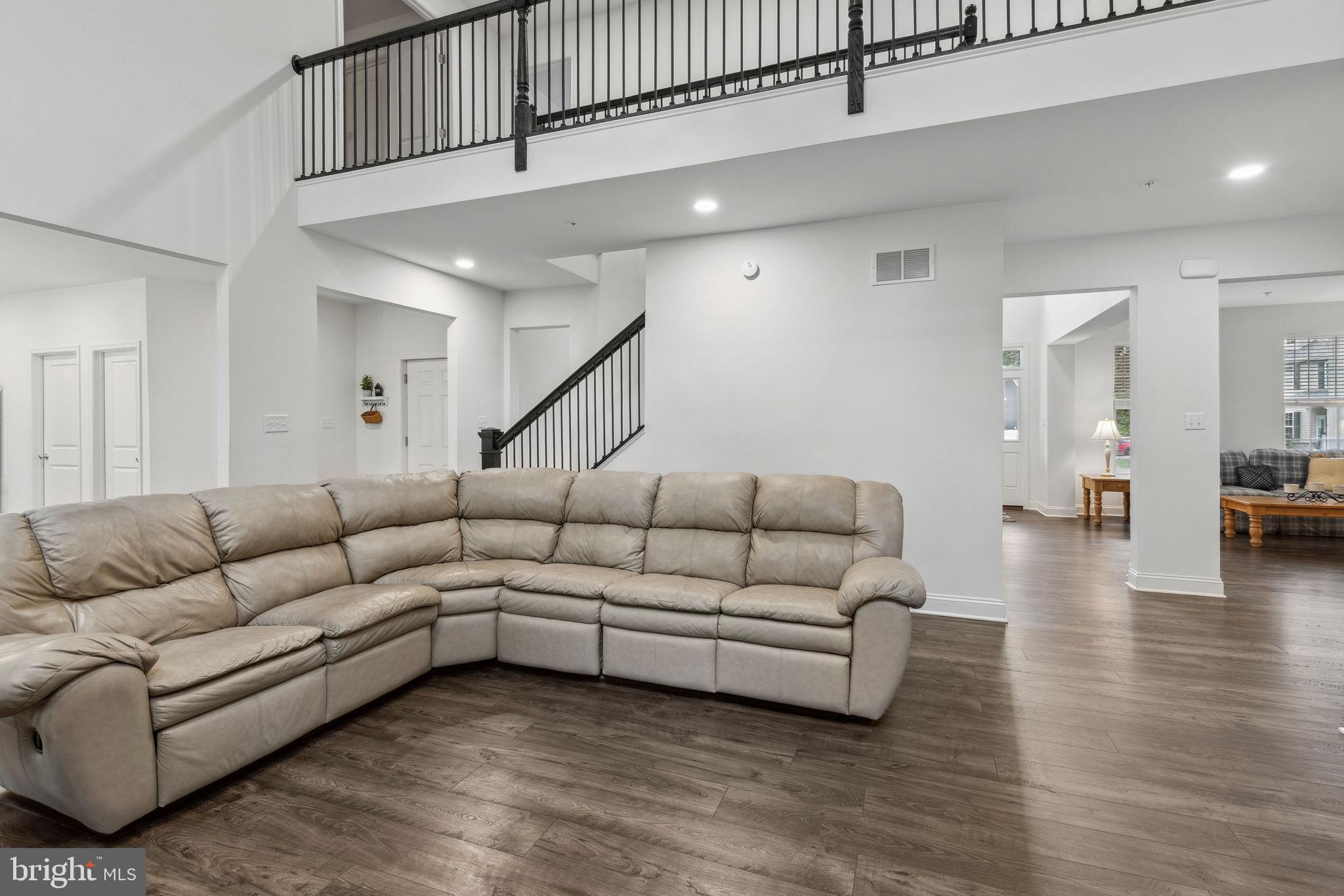 23 PEBBLE LANE