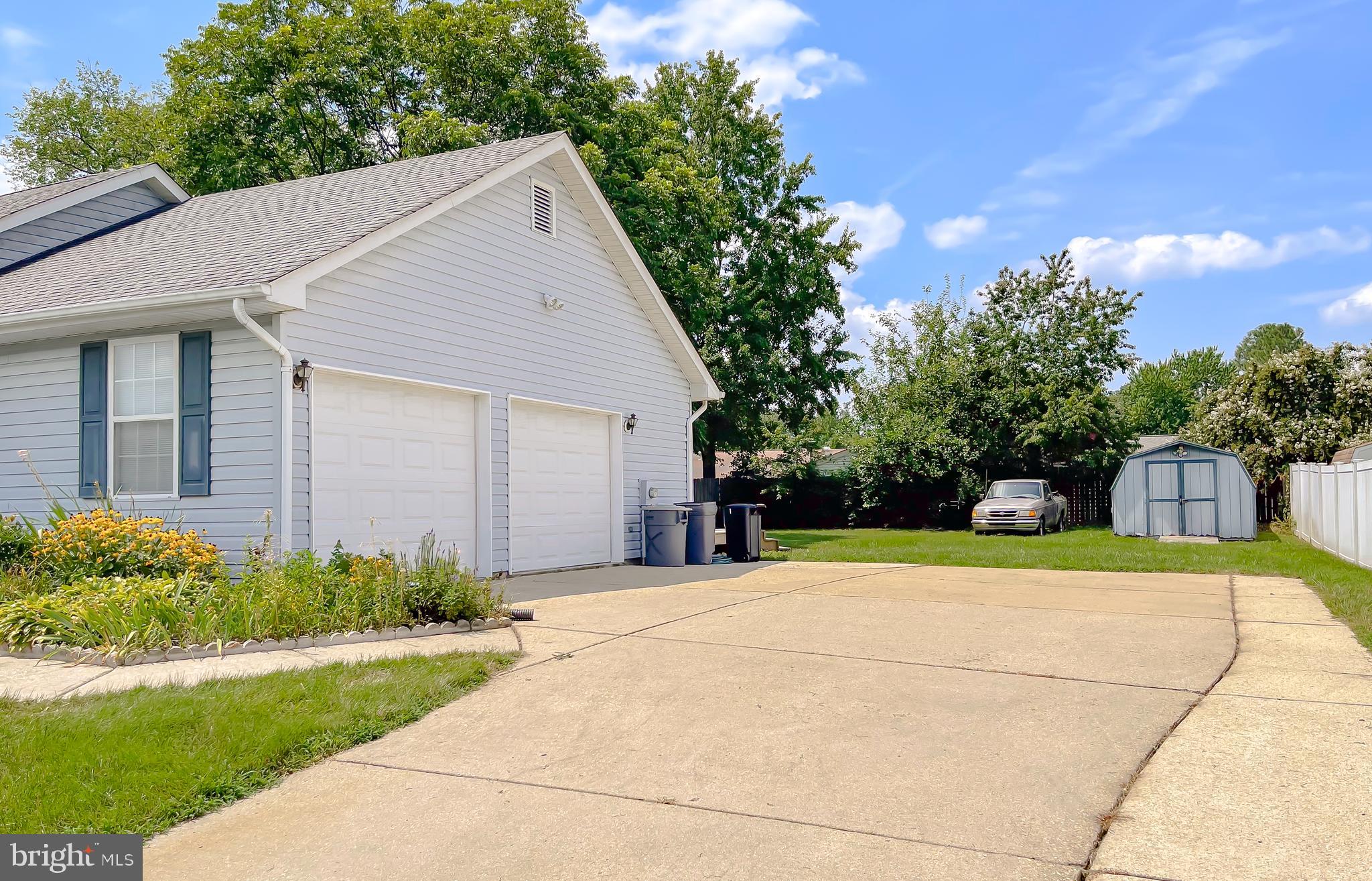 2111 COUNTRY PINES COURT