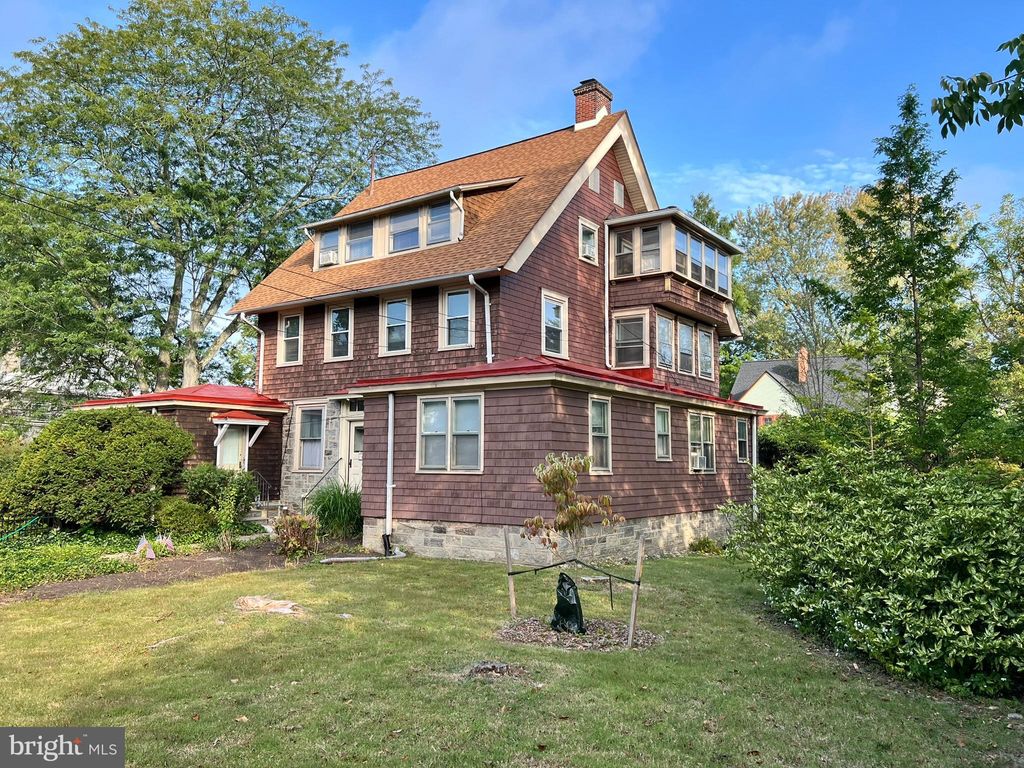 Photo of 29 W Stratford Avenue, LANSDOWNE, PA 19050 (MLS # PADE2101024)