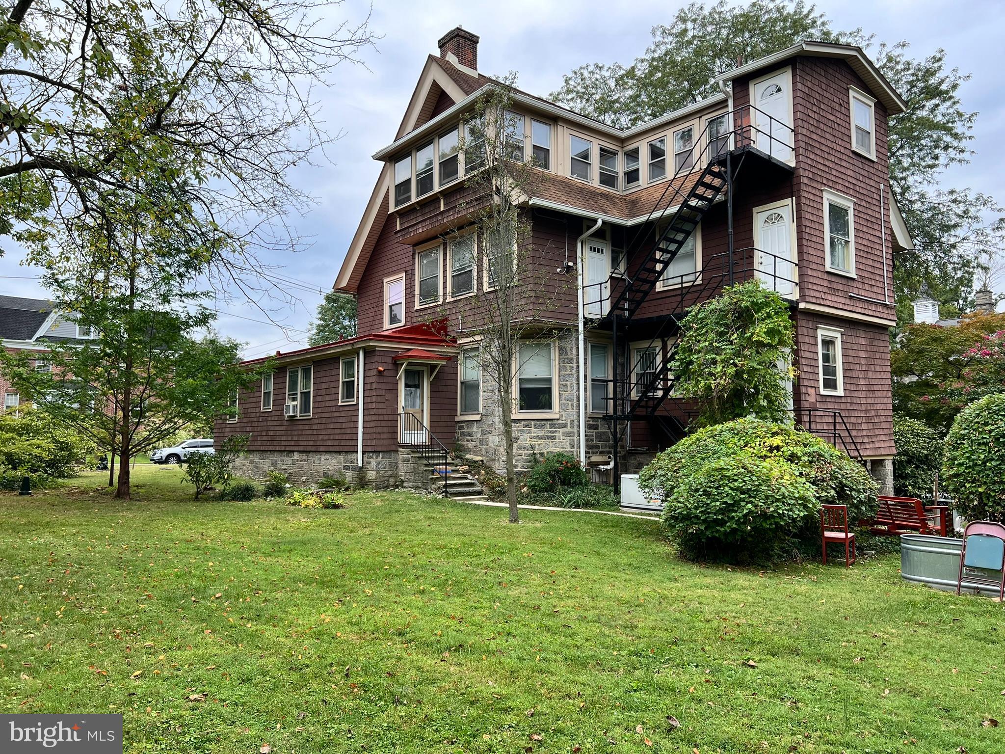 HISTORIC DISTRICT - Commercial Sale