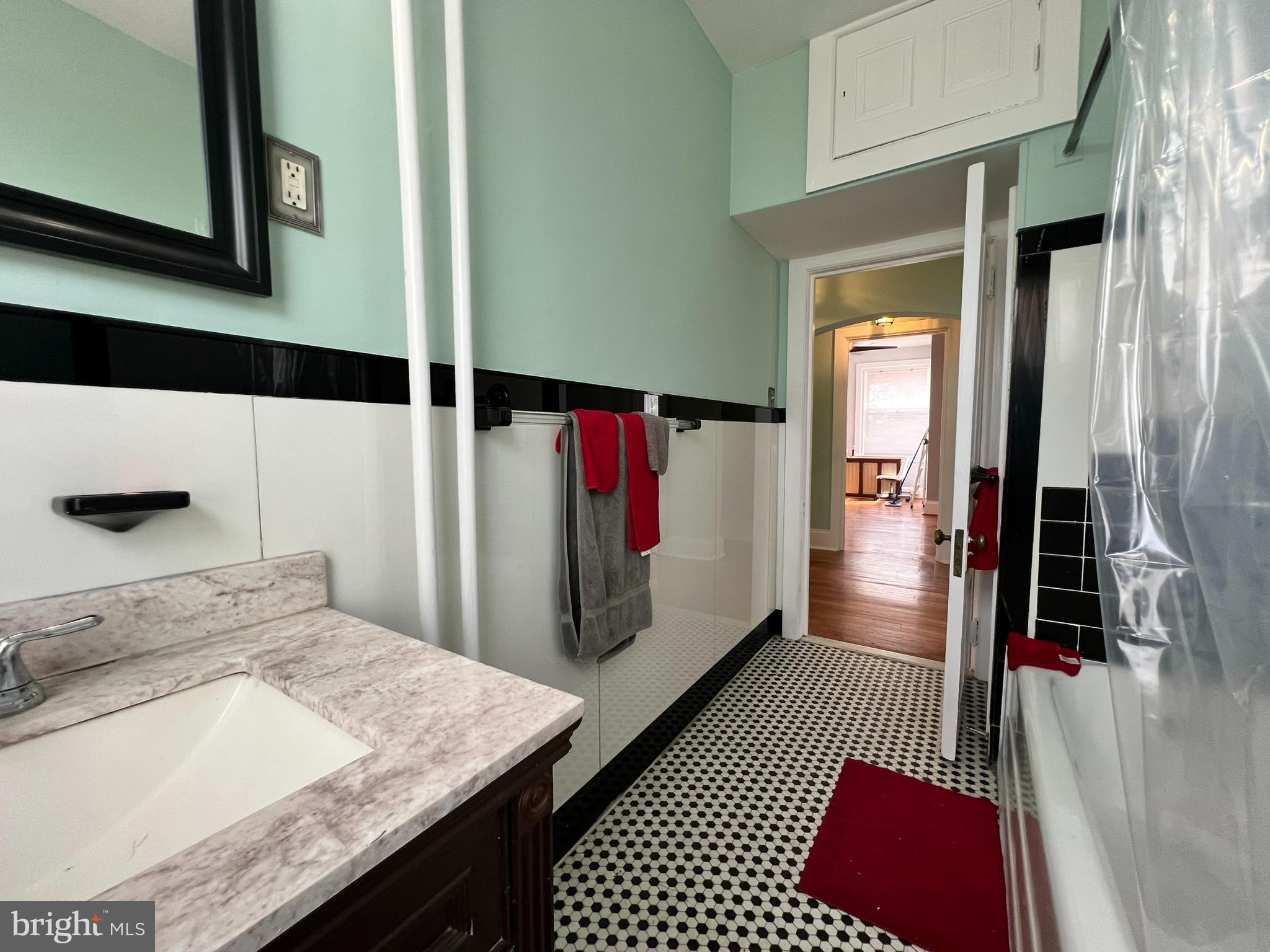 HISTORIC DISTRICT - Commercial Sale