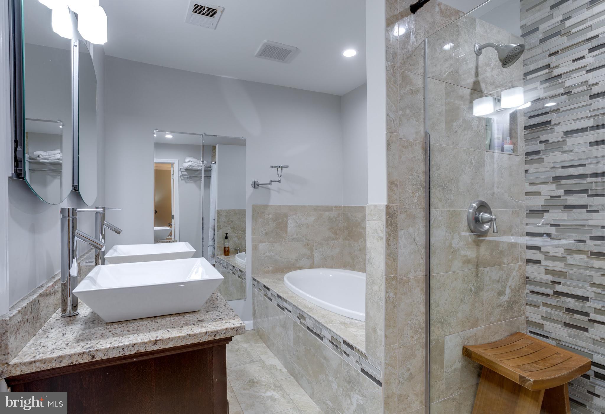 COVERED BRIDGE - Residential