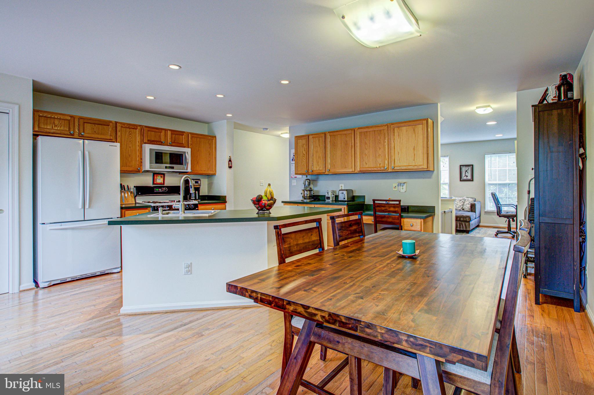 TRAILSIDE - Residential