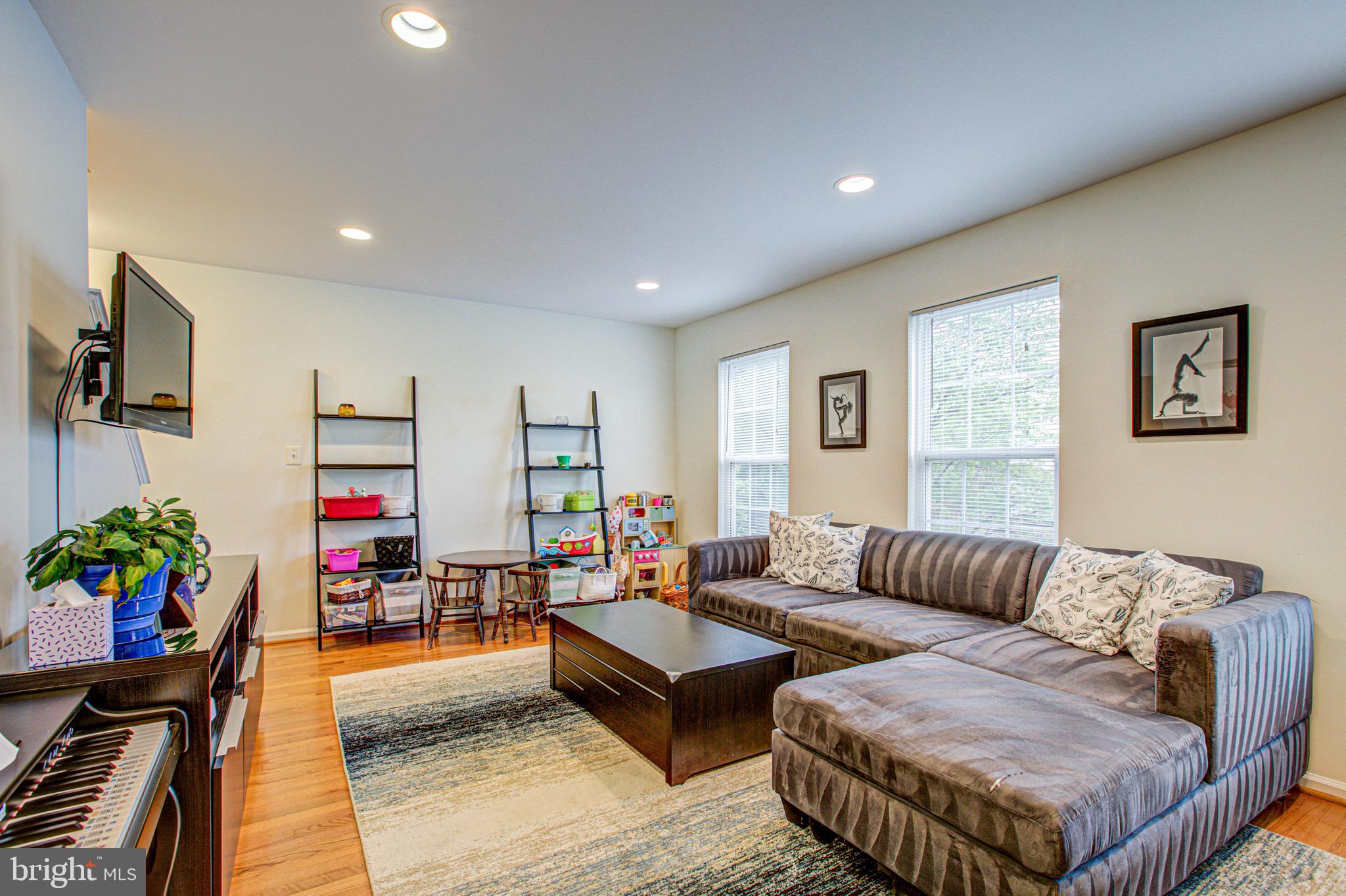 TRAILSIDE - Residential