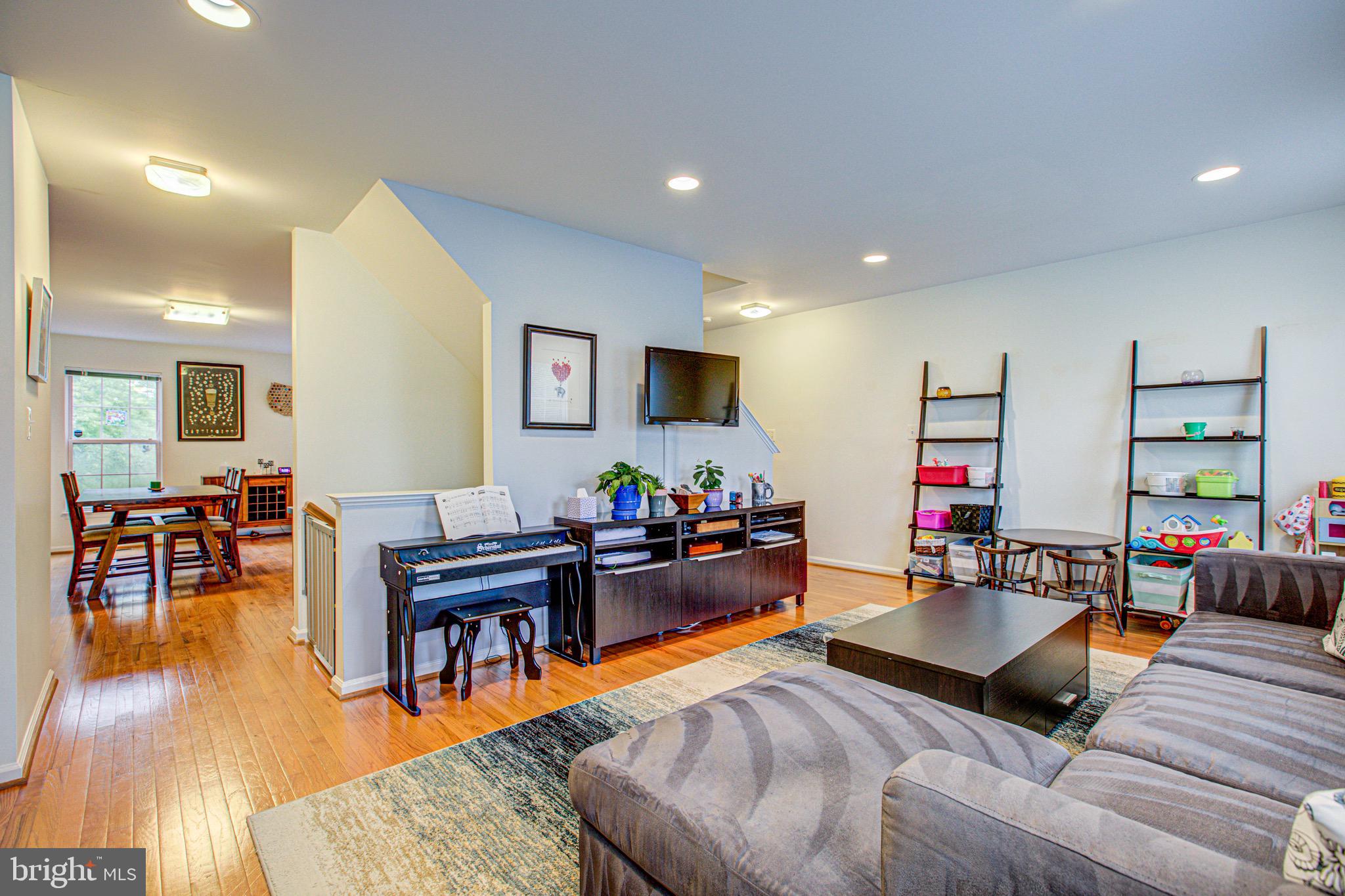 TRAILSIDE - Residential