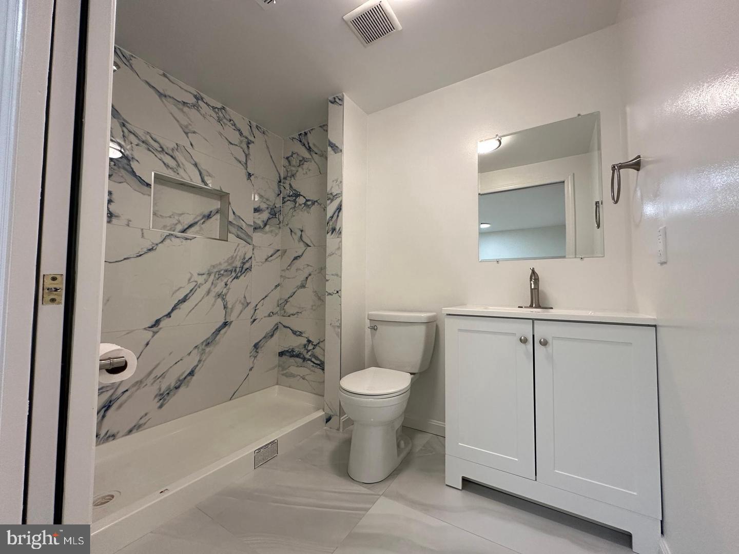 WOODGATE MANOR - Residential Lease