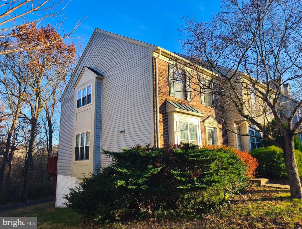 WOODGATE MANOR - Residential Lease