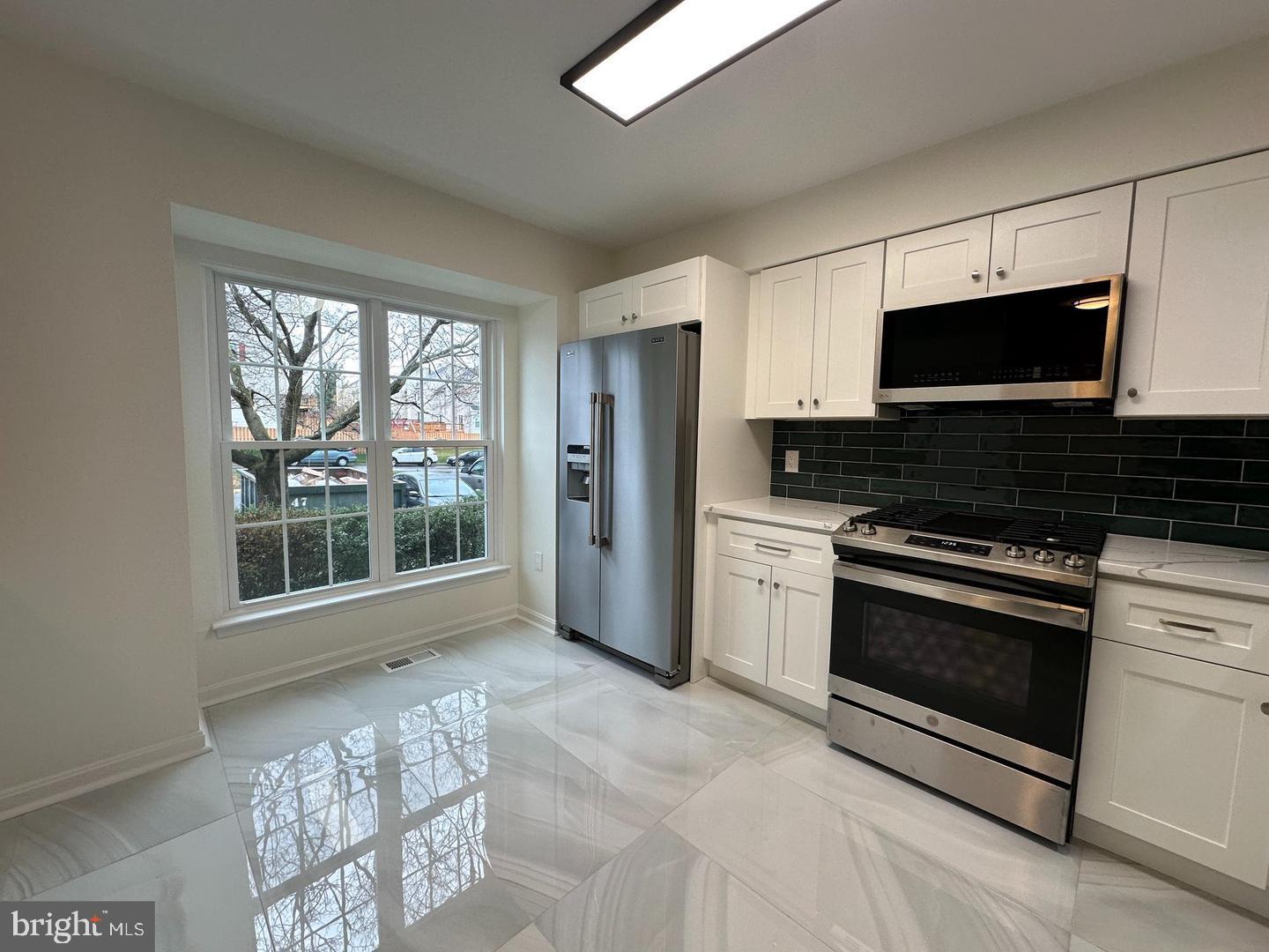 WOODGATE MANOR - Residential Lease