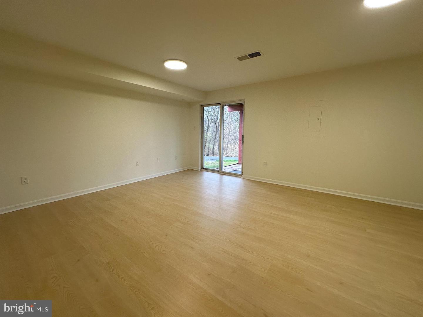 WOODGATE MANOR - Residential Lease