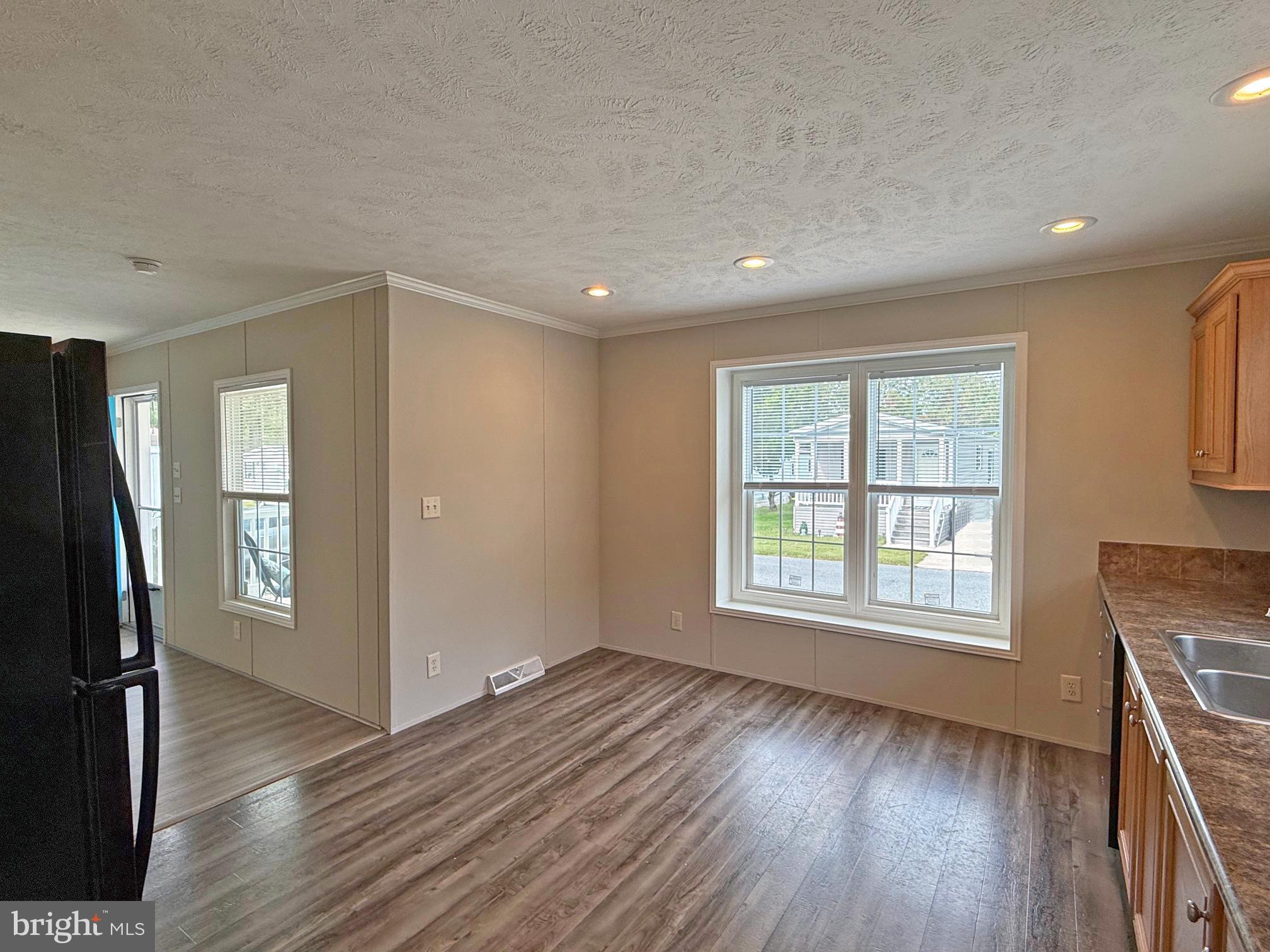 WHISPERING PINE MHP - Residential