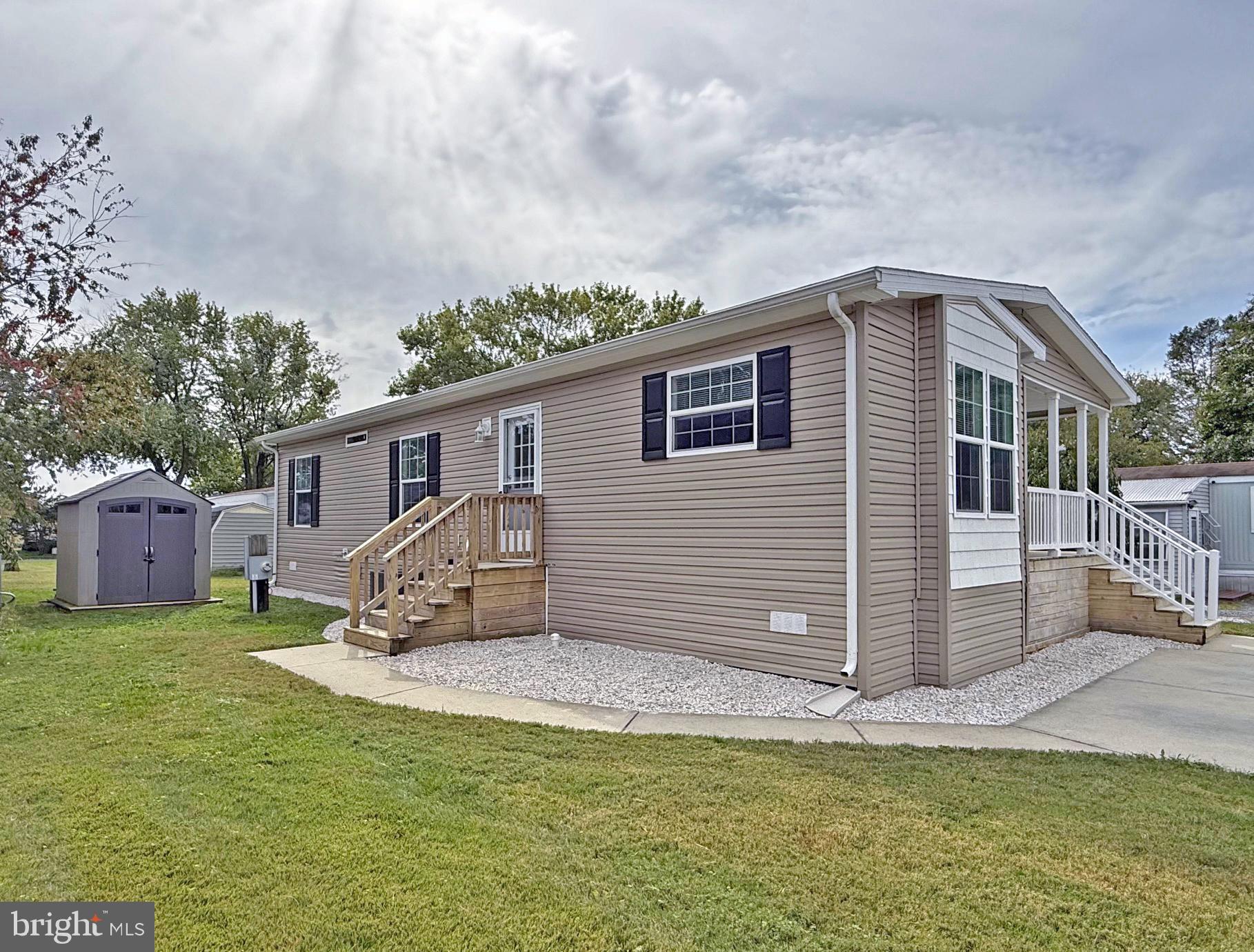 WHISPERING PINE MHP - Residential