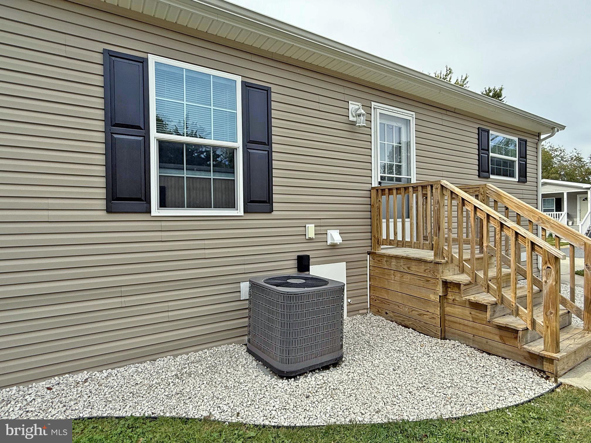 WHISPERING PINE MHP - Residential