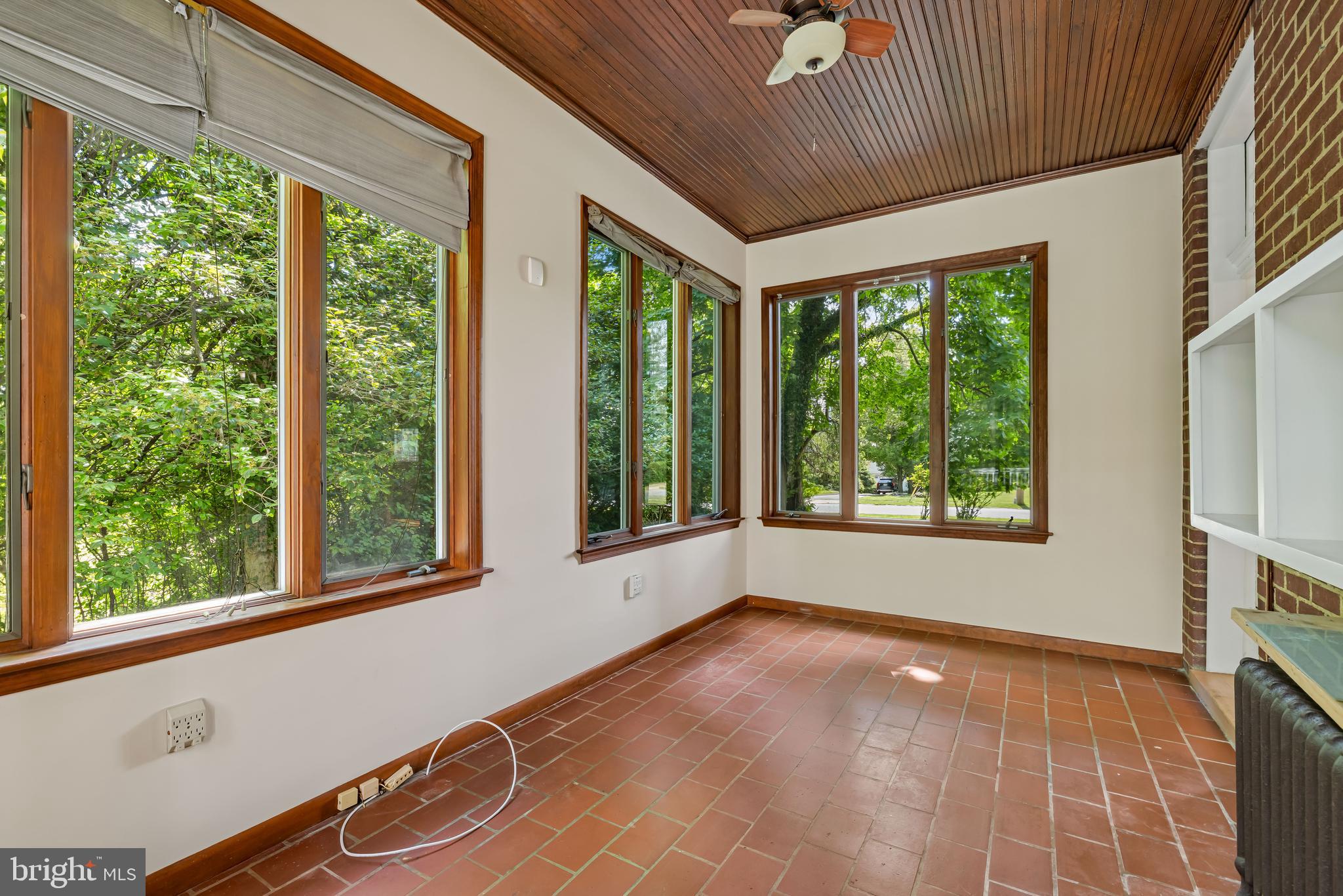 TEN HILLS - Residential