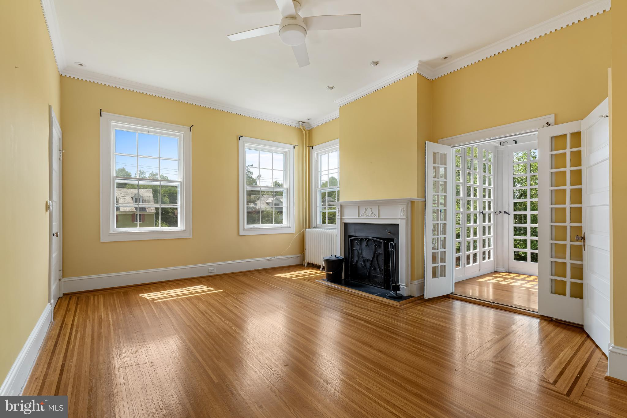 TEN HILLS - Residential