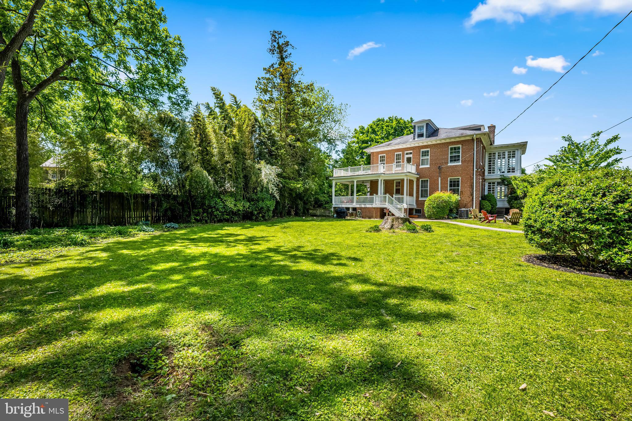 TEN HILLS - Residential
