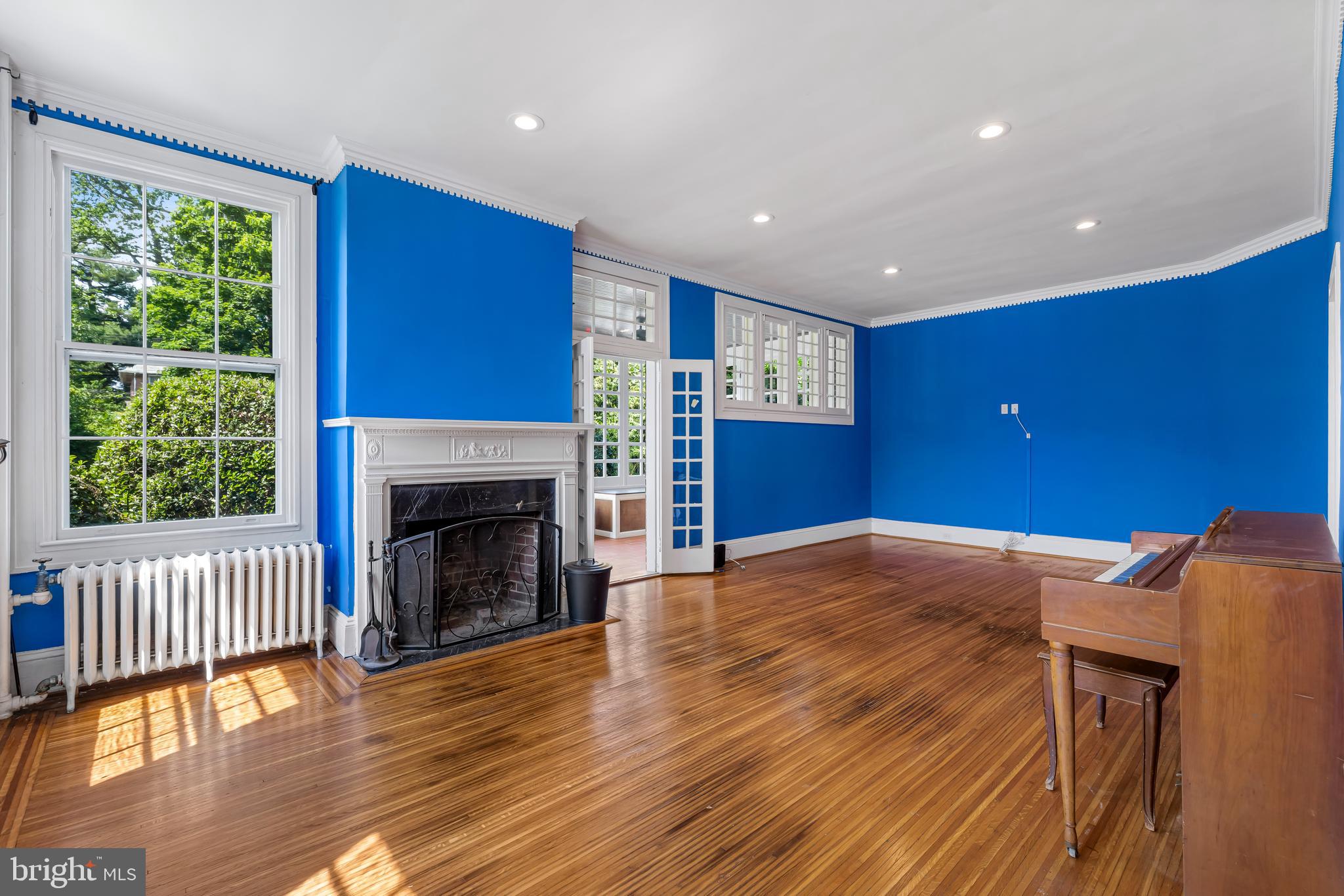TEN HILLS - Residential