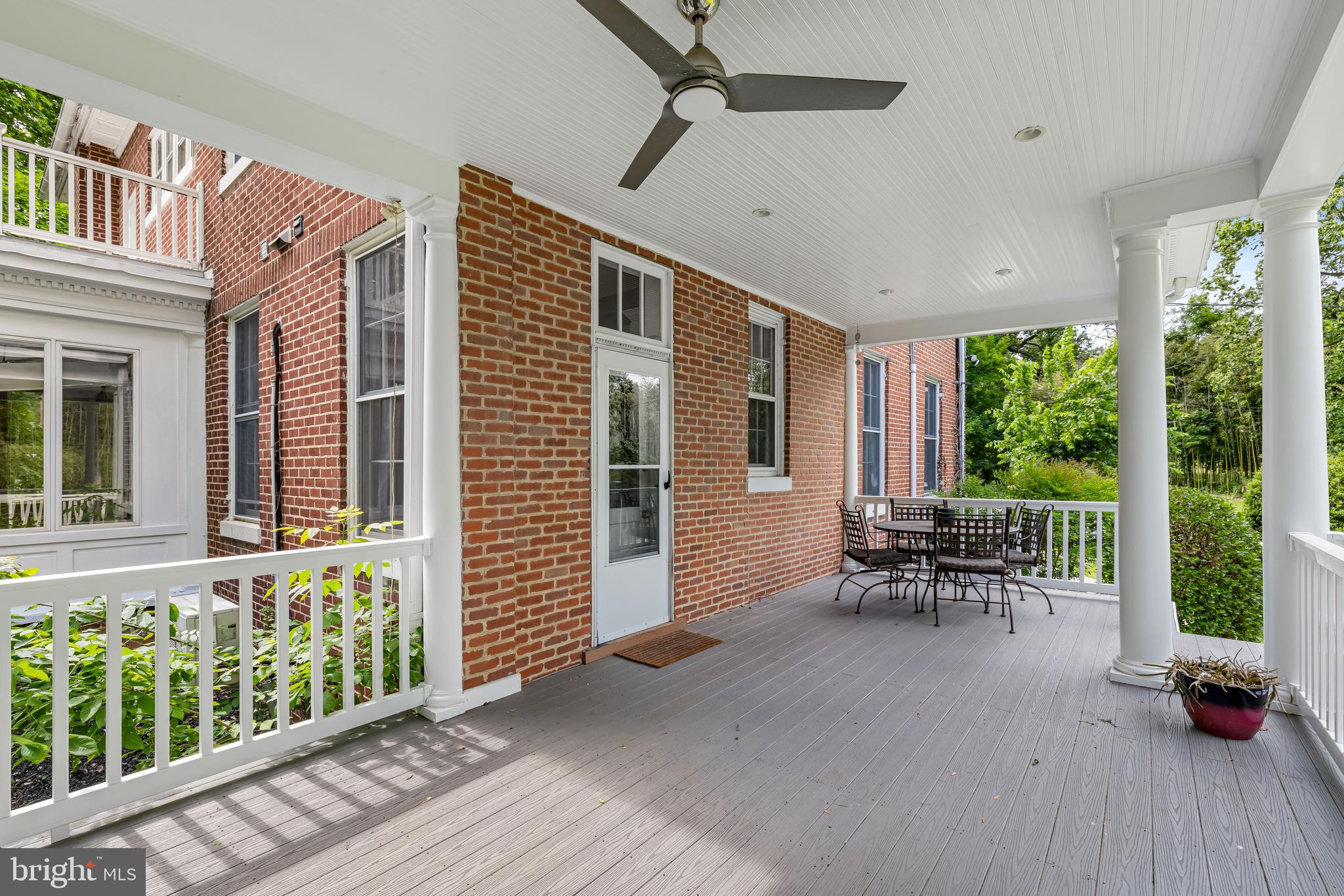 TEN HILLS - Residential