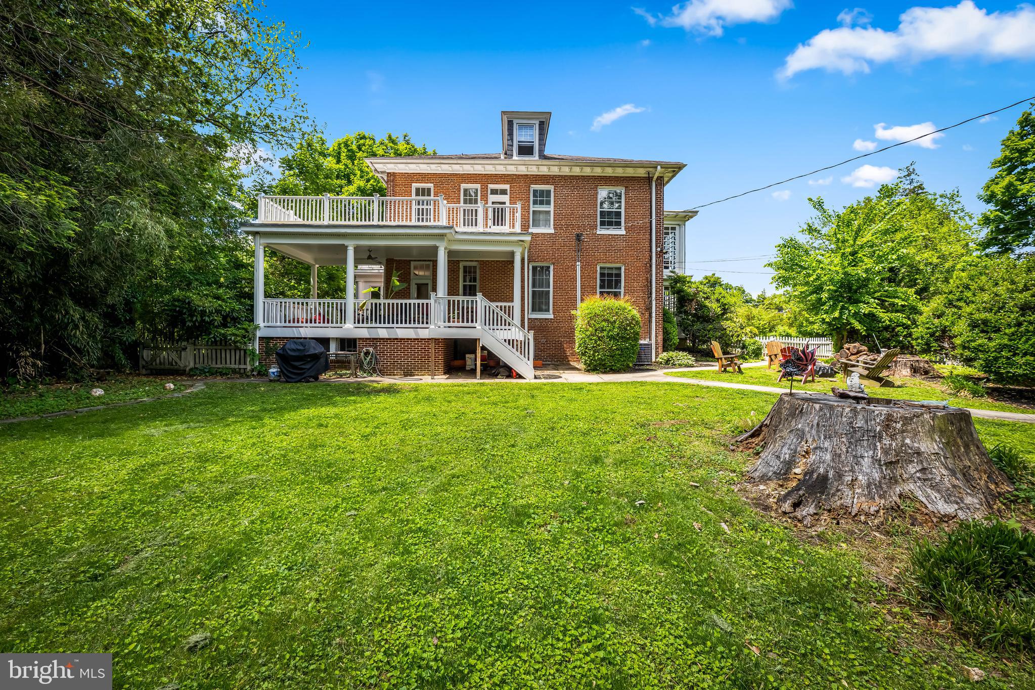 TEN HILLS - Residential
