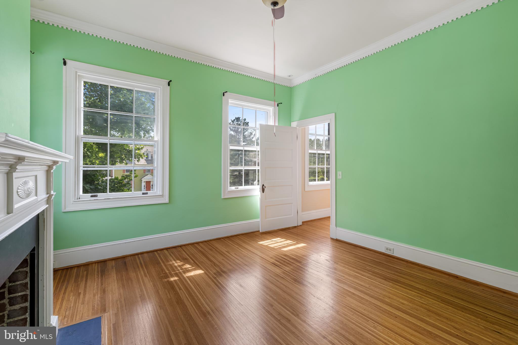 TEN HILLS - Residential