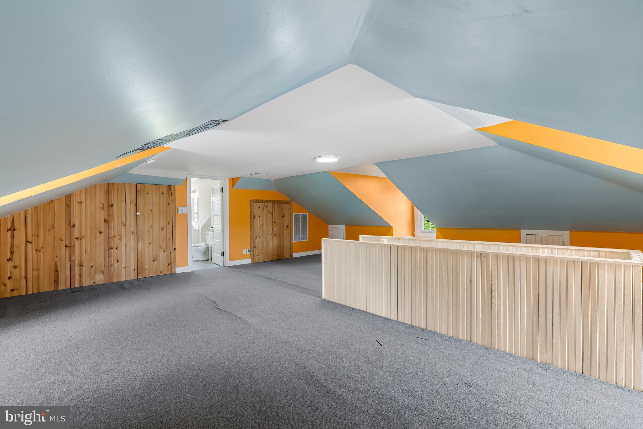 TEN HILLS - Residential