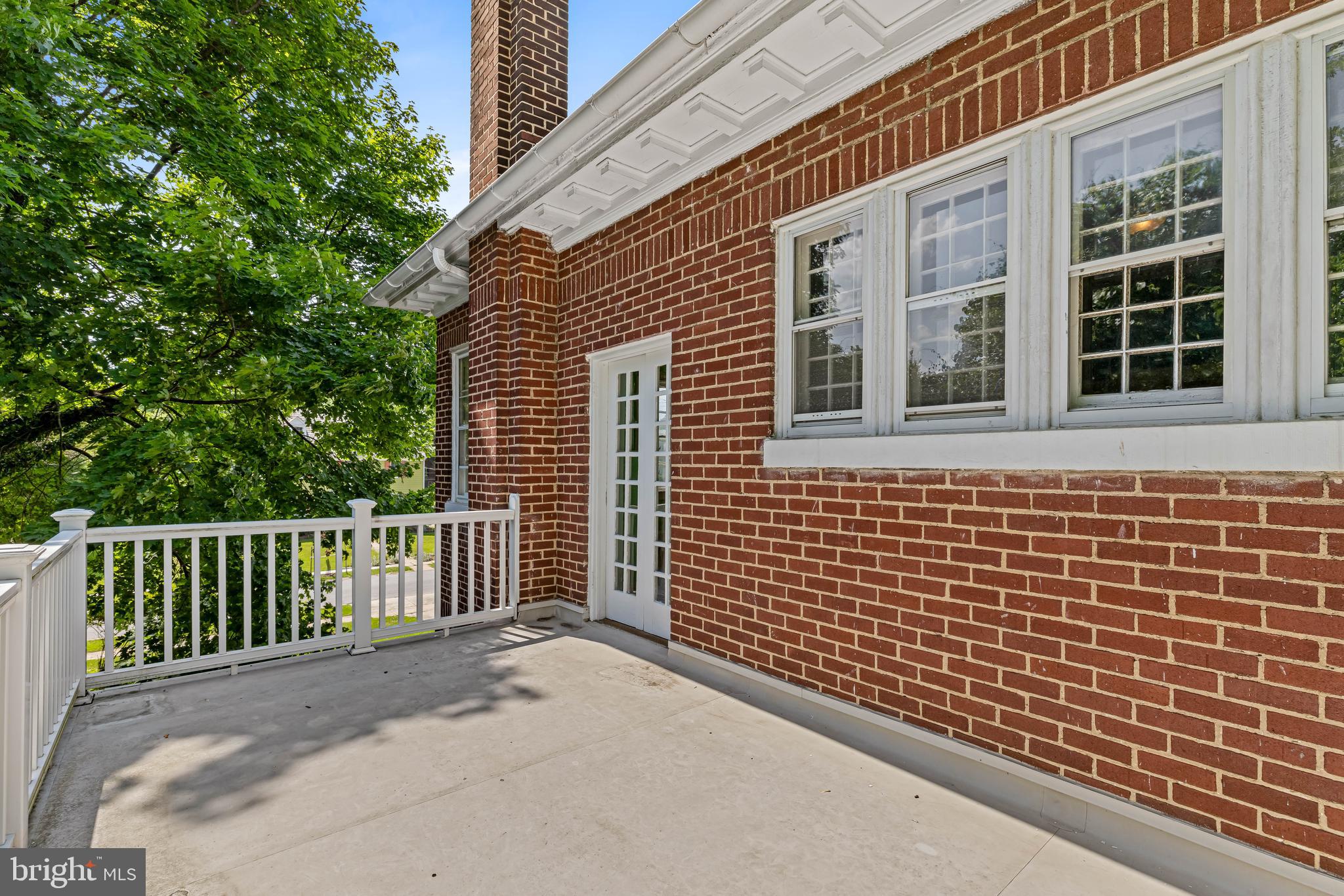 TEN HILLS - Residential