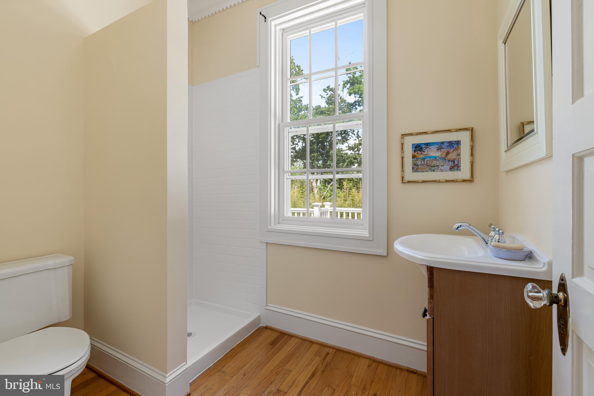 TEN HILLS - Residential