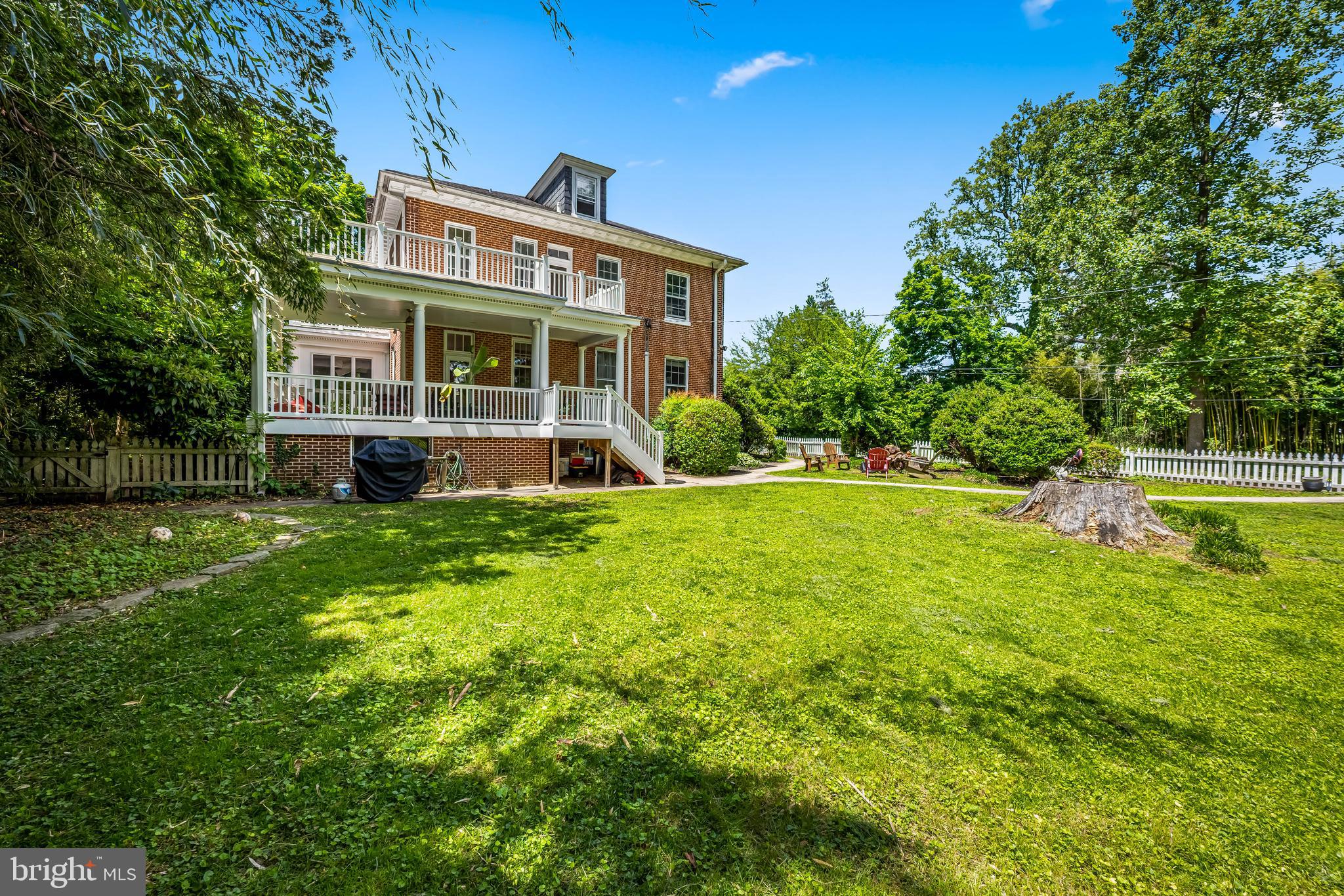 TEN HILLS - Residential