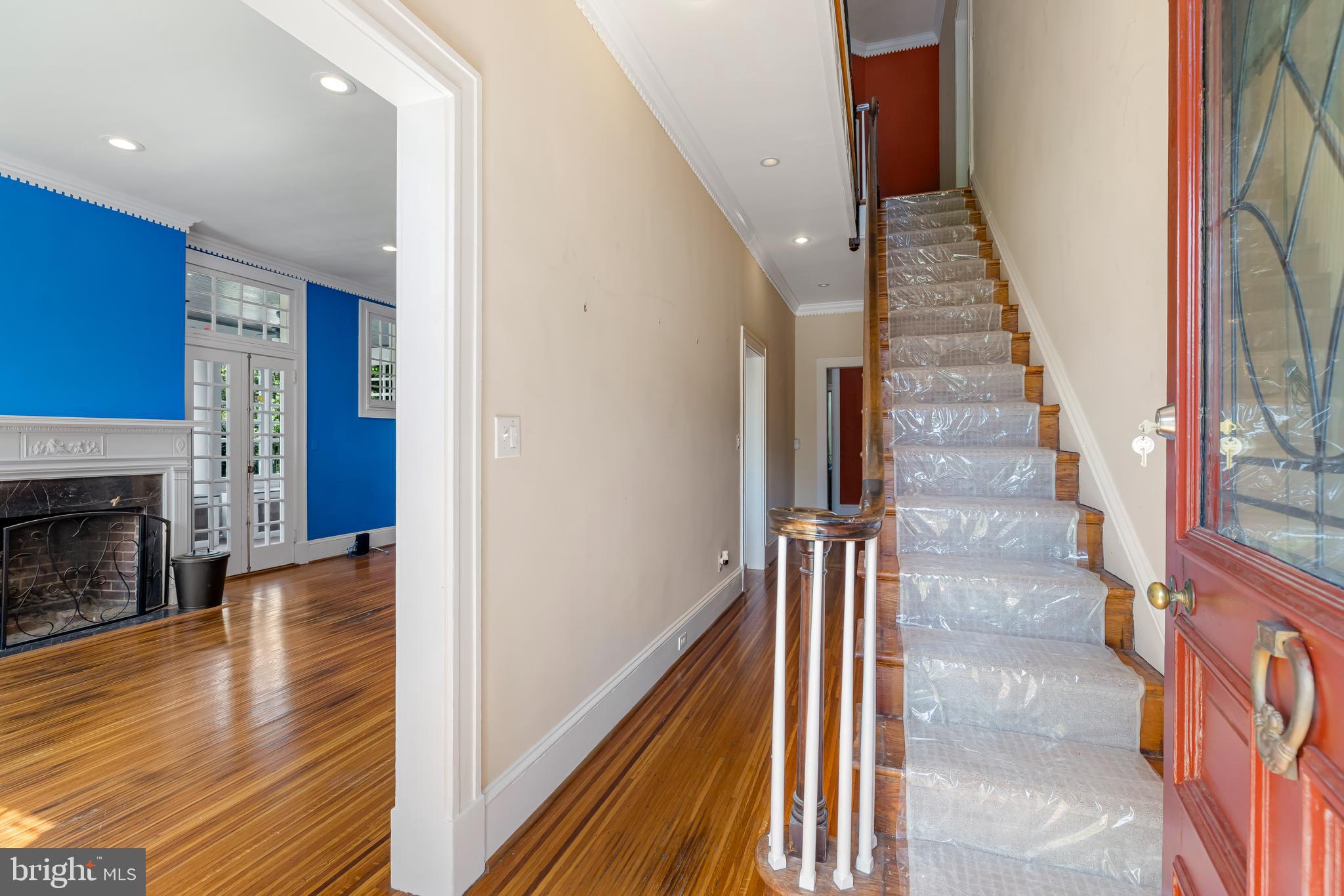 TEN HILLS - Residential