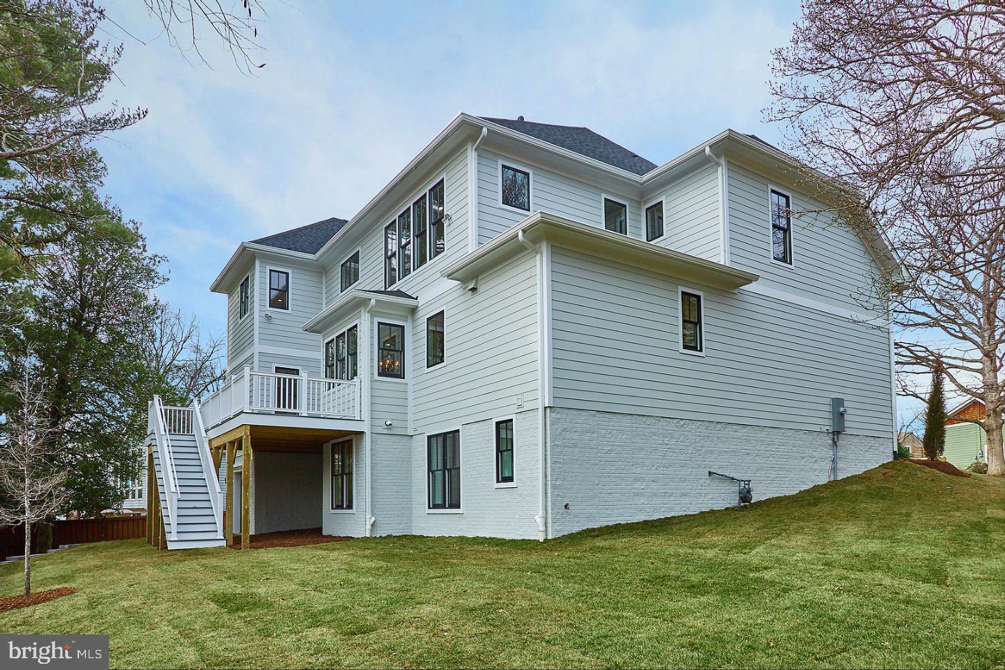 1825 PANARAMA COURT