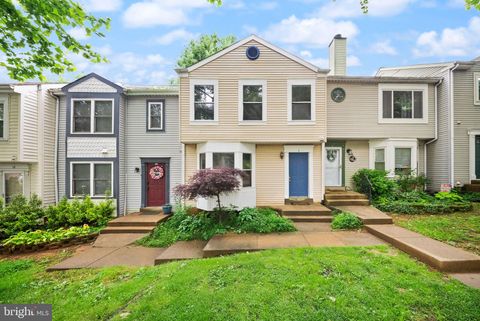 Photo of 8 Aviary Street, WARRENTON, VA 20186 (MLS # VAFQ2021804)