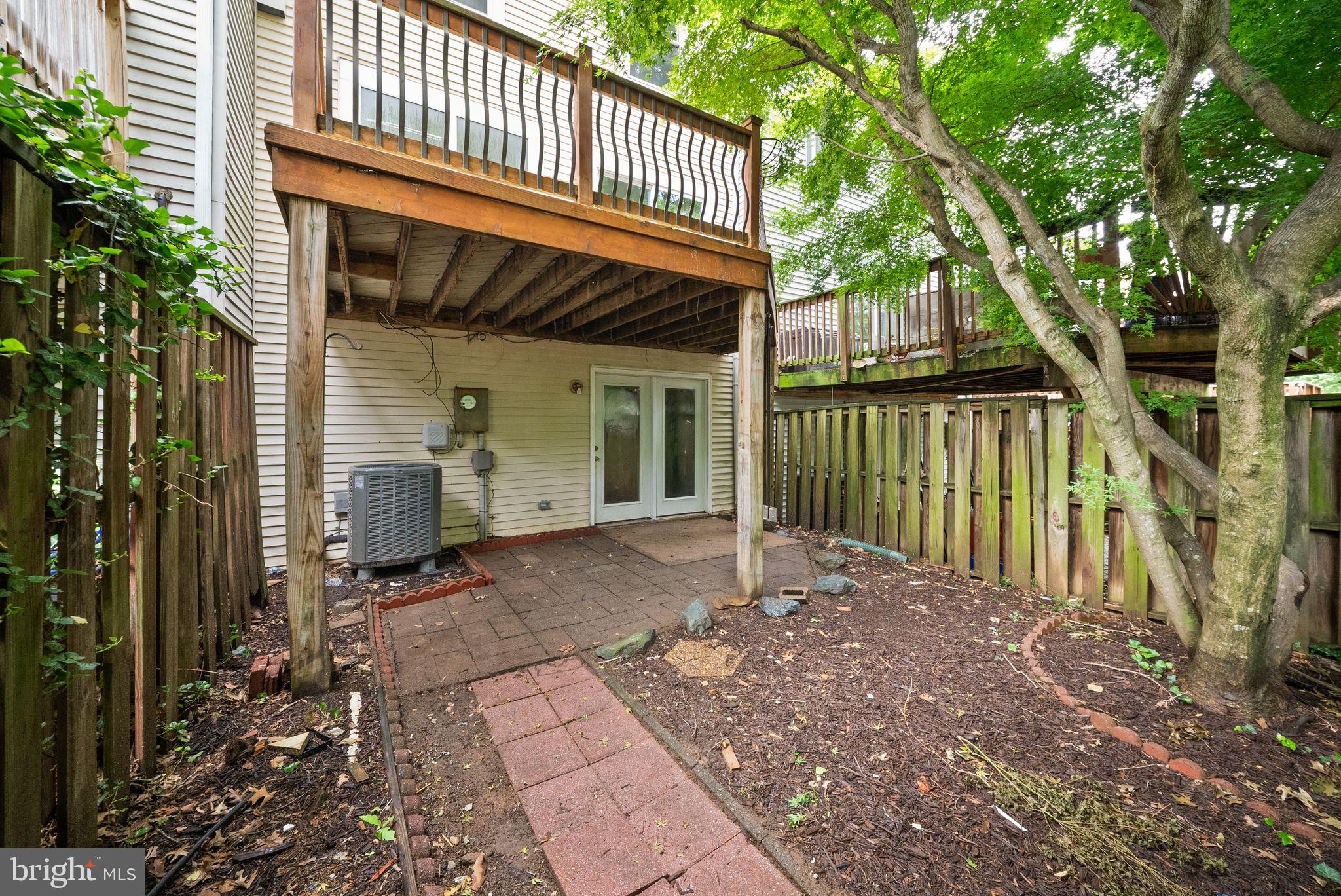 HILLSIDE TOWNES - Residential