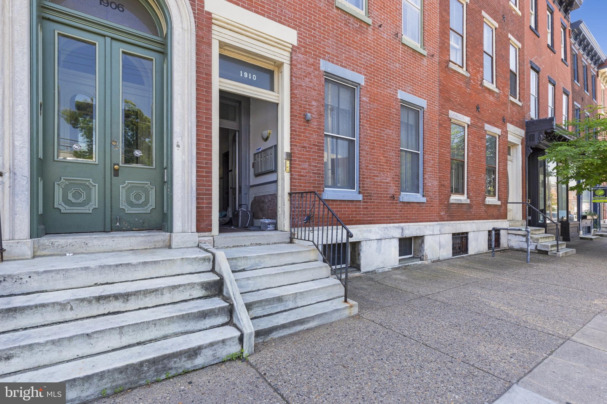 FAIRMOUNT - Residential Lease