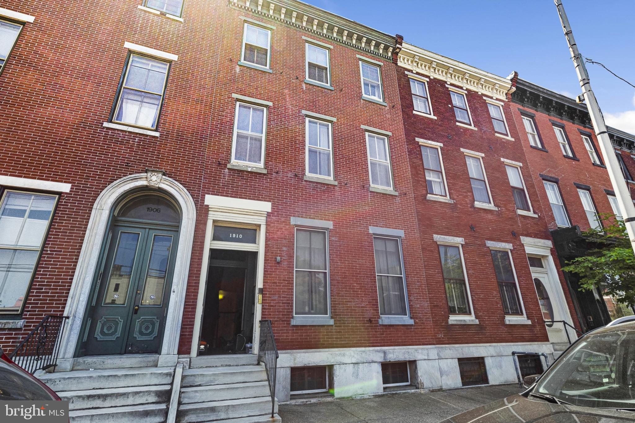 FAIRMOUNT - Residential Lease