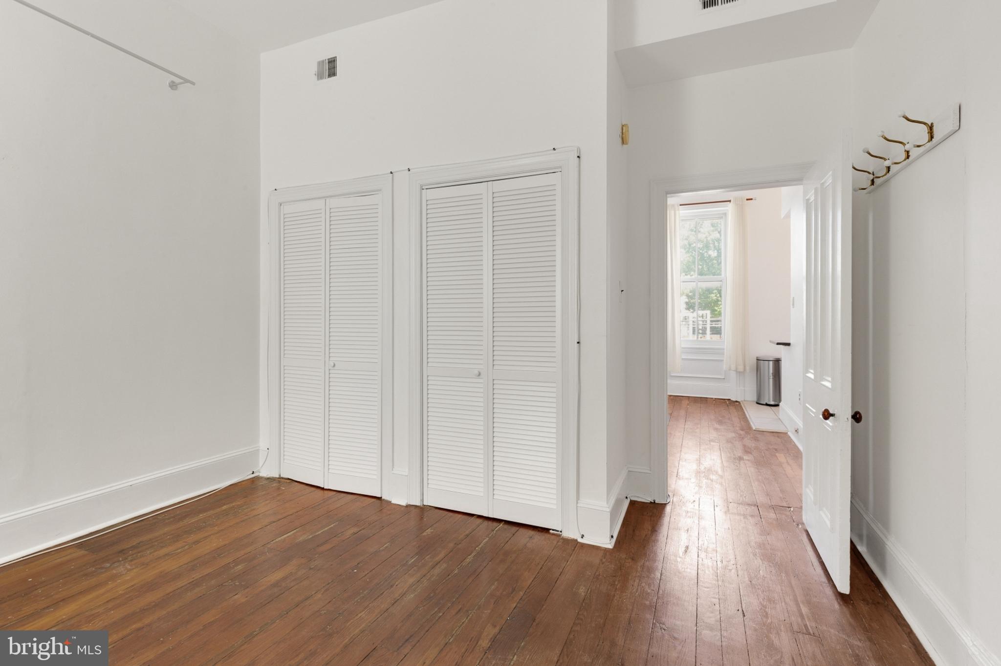 FAIRMOUNT - Residential Lease