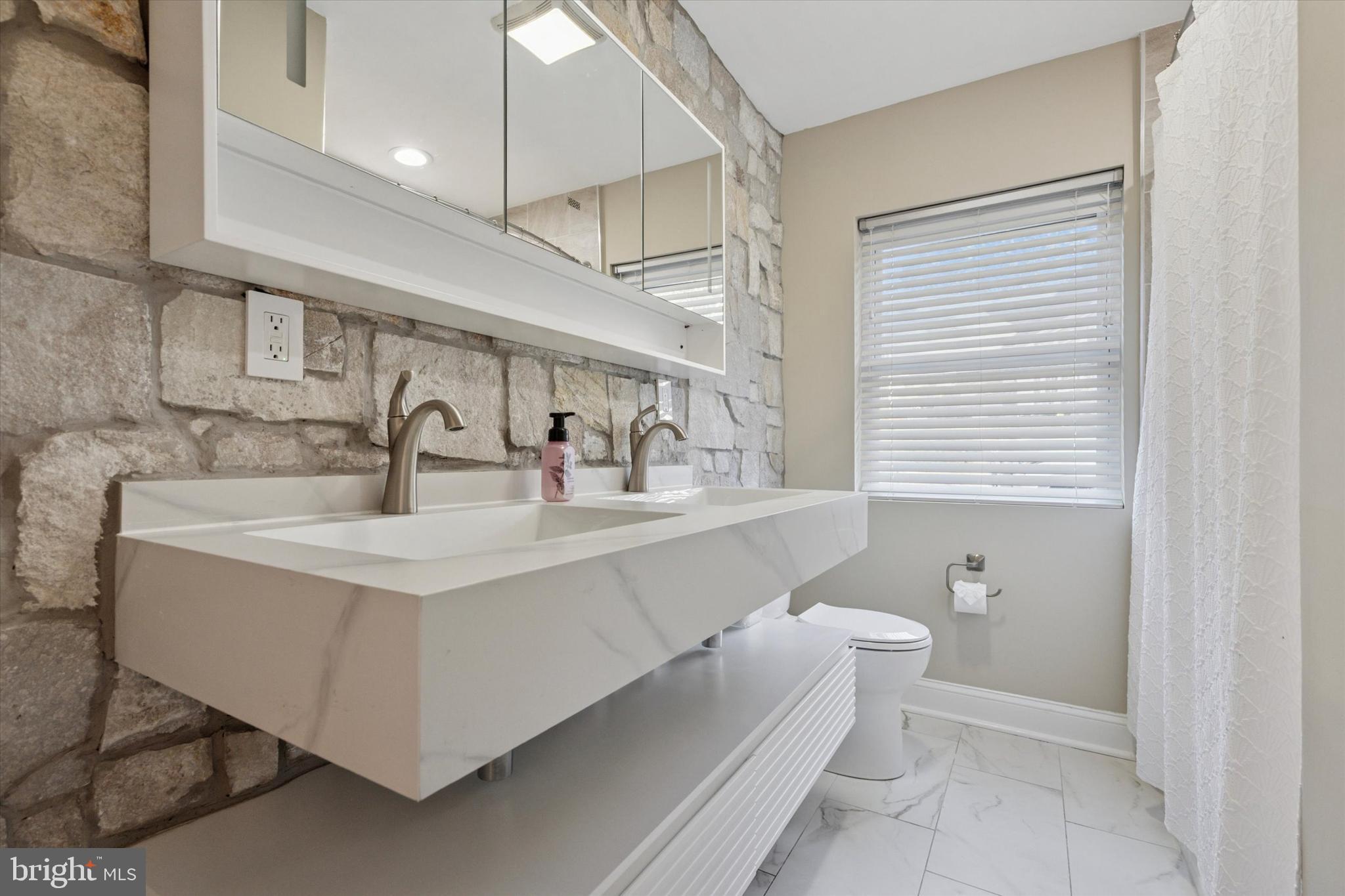 CHELTENHAM VIL - Residential