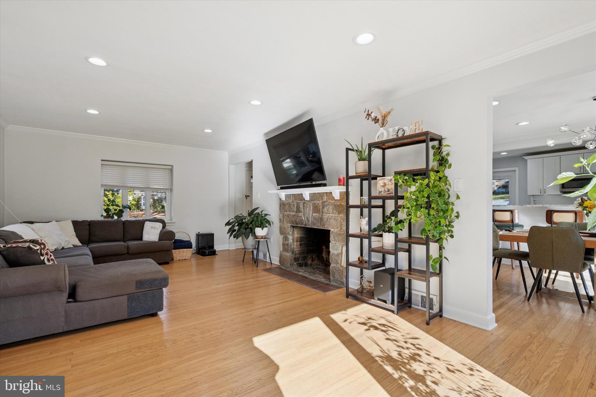 CHELTENHAM VIL - Residential