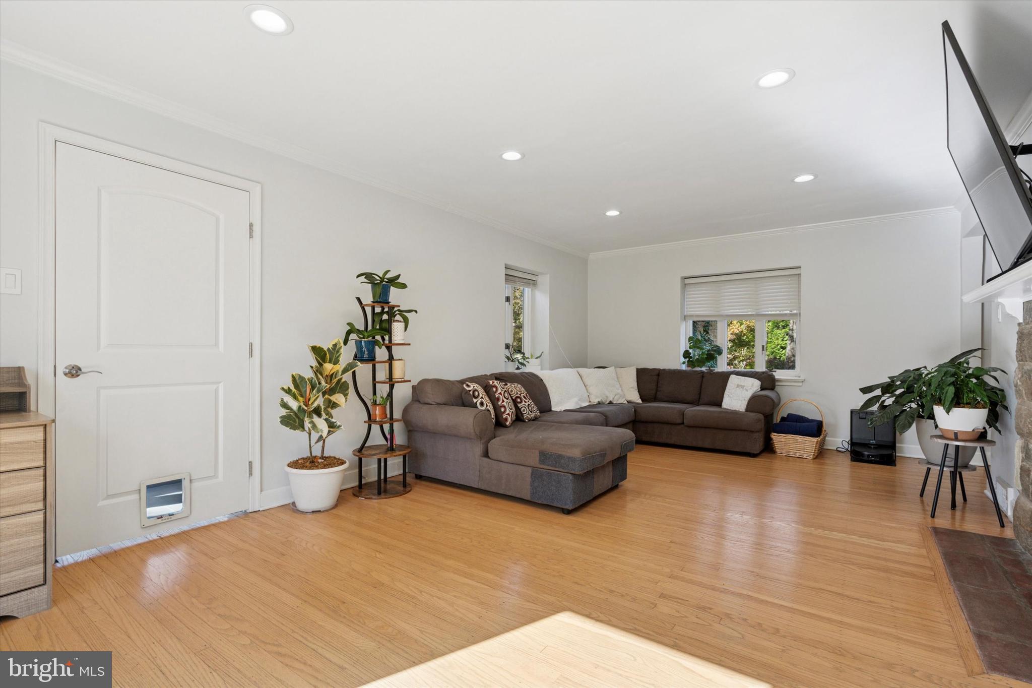 CHELTENHAM VIL - Residential