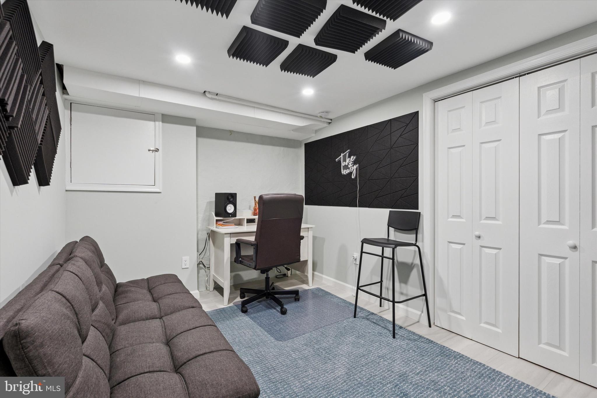 CHELTENHAM VIL - Residential