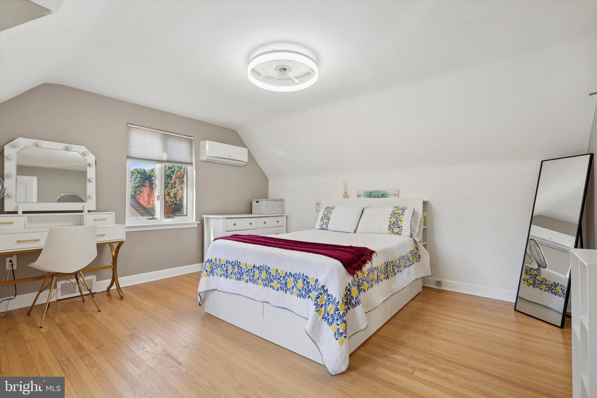 CHELTENHAM VIL - Residential