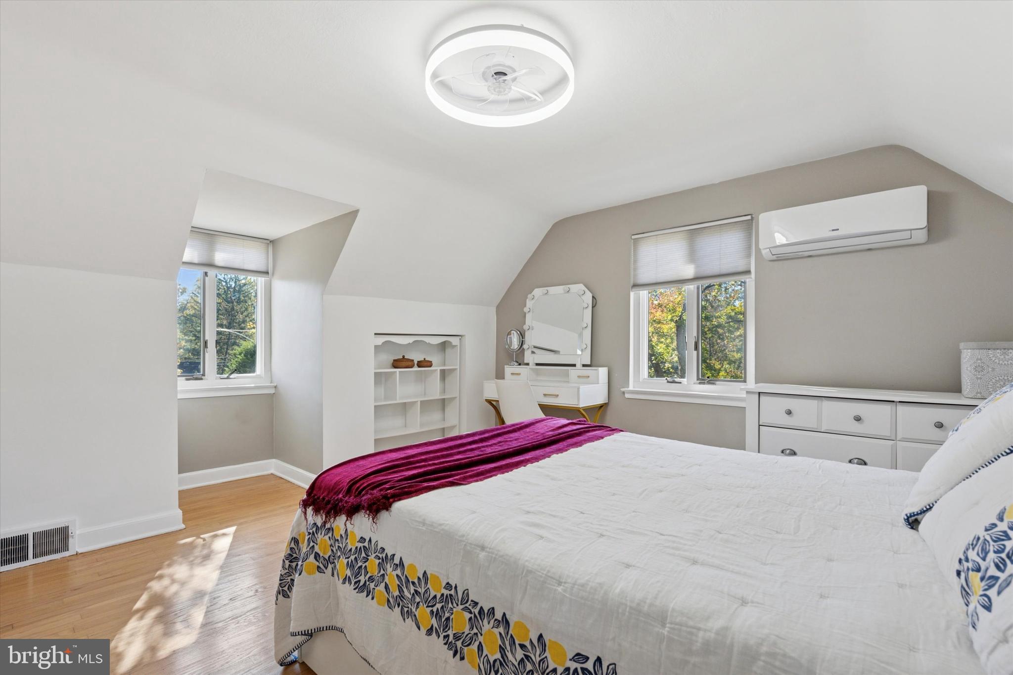 CHELTENHAM VIL - Residential